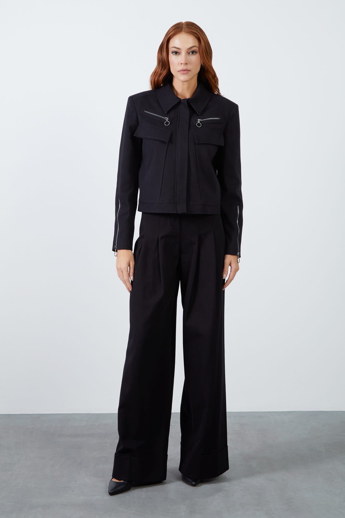 Cep Ve Fermuar Detaylı Siyah Spor Ceket