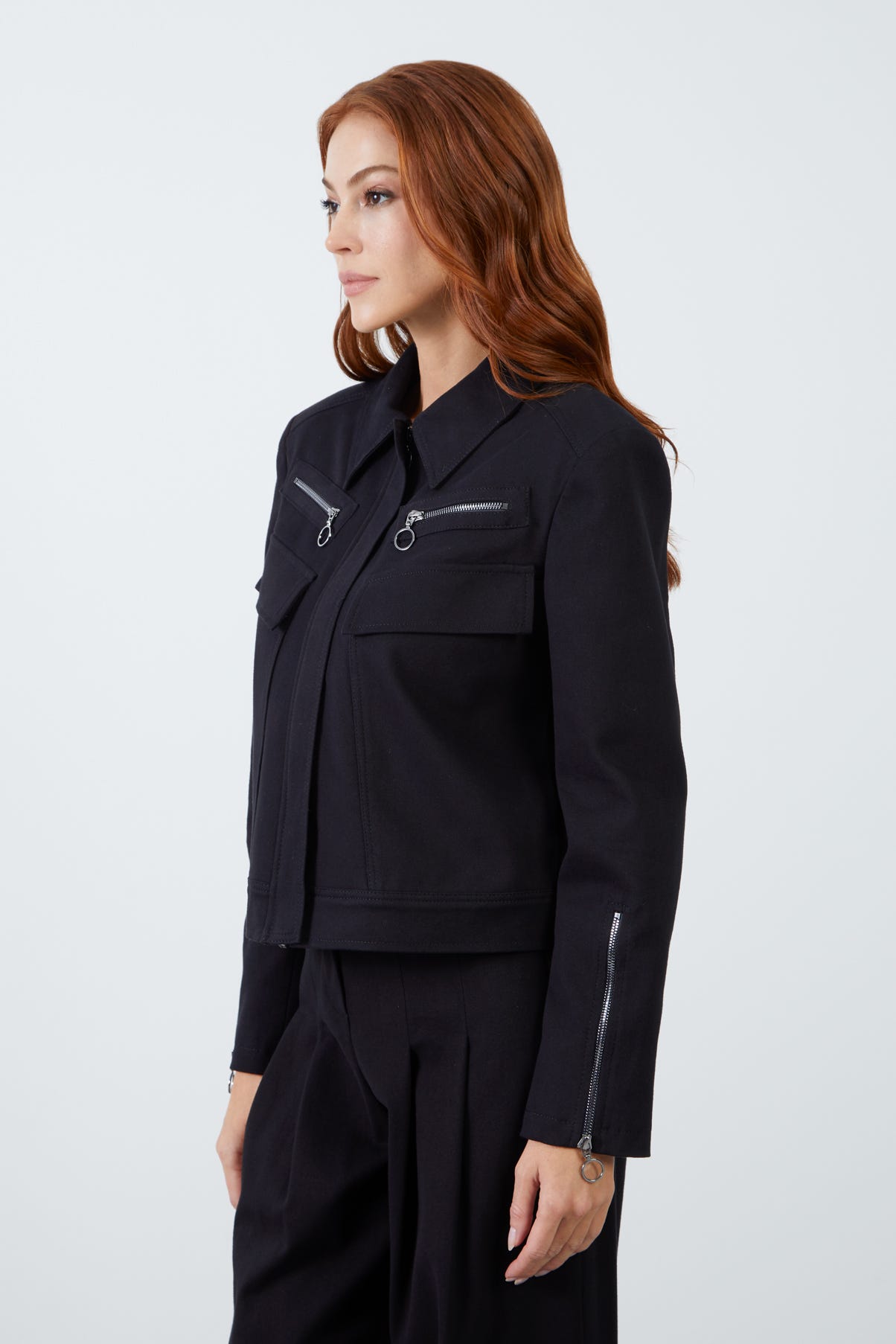 Cep Ve Fermuar Detaylı Siyah Spor Ceket