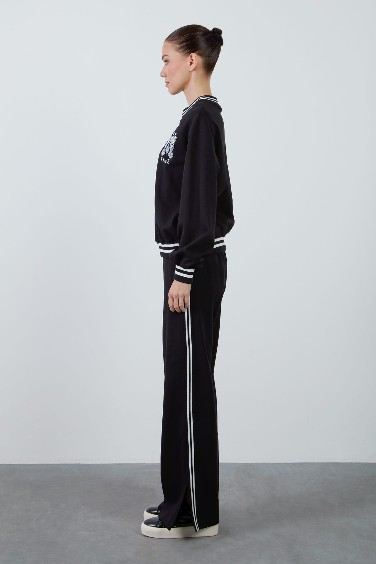 Pantolon Yırtmaçlı Rahat Kesim Eşofman Takımı