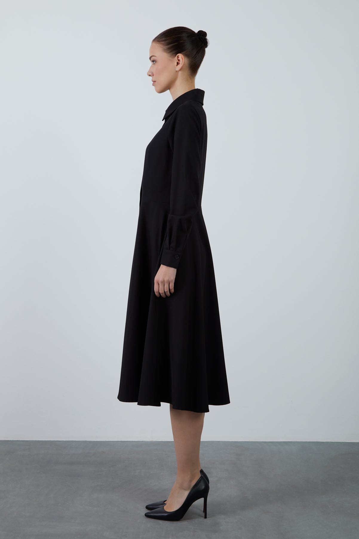 Dik Yaka Midi Boy Kloş Etekli Uzun Kollu Gömlek Elbise