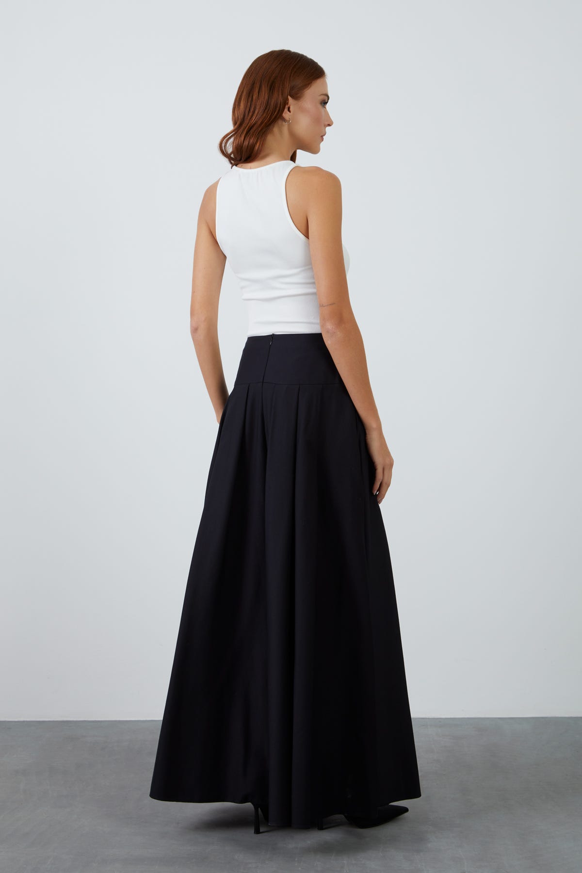 Yüksek Bel Bol Kesim Pileli Yan Cepli Uzun Kloş Etek