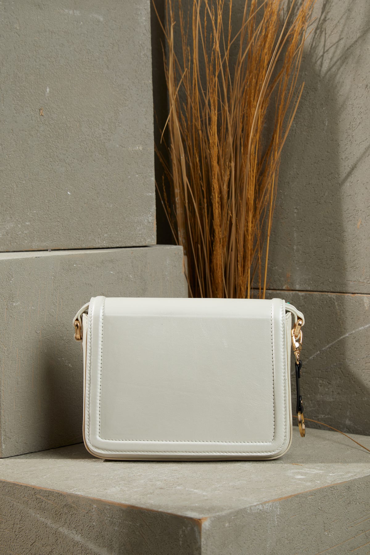 Ayarlanabilir Uzun Saplı Desenli Ekru Deri Çanta