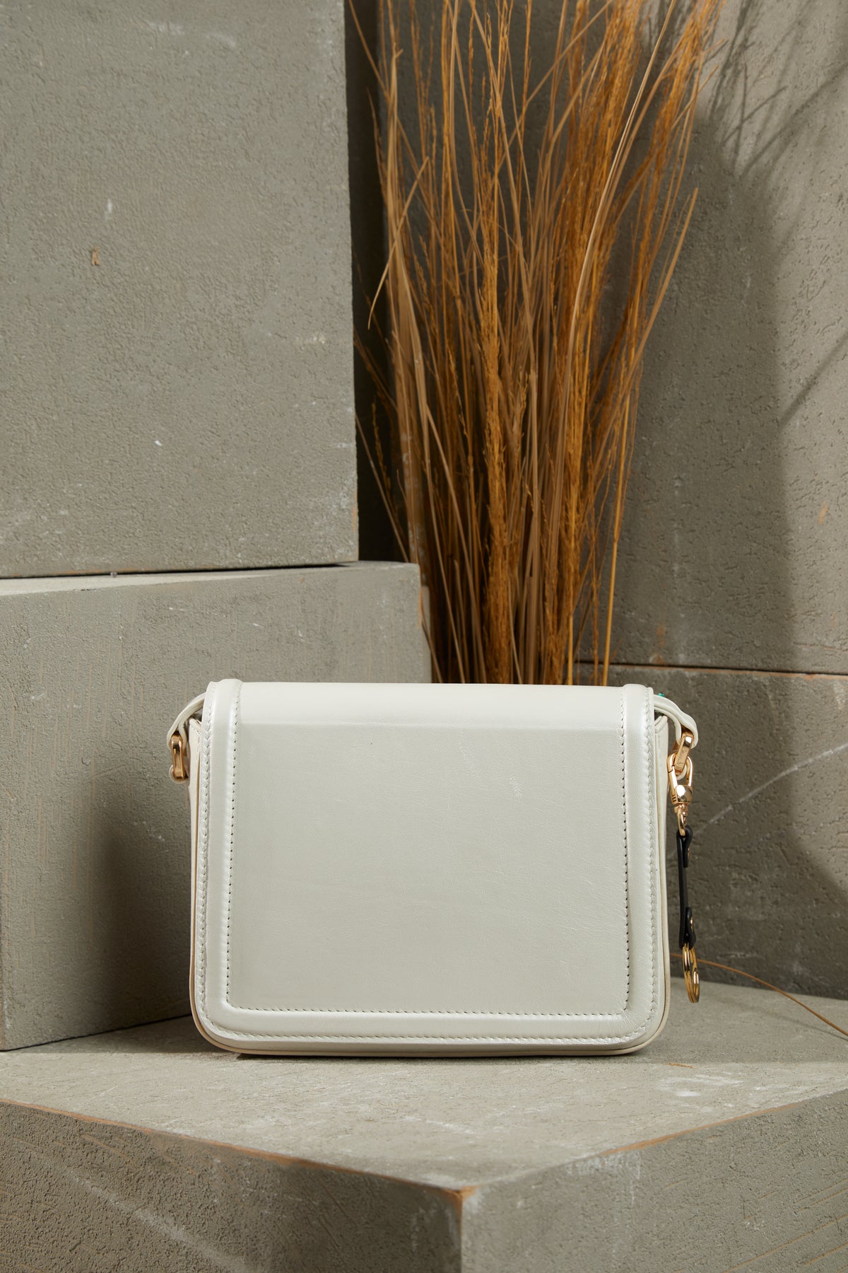 Ayarlanabilir Uzun Saplı Desenli Ekru Deri Çanta