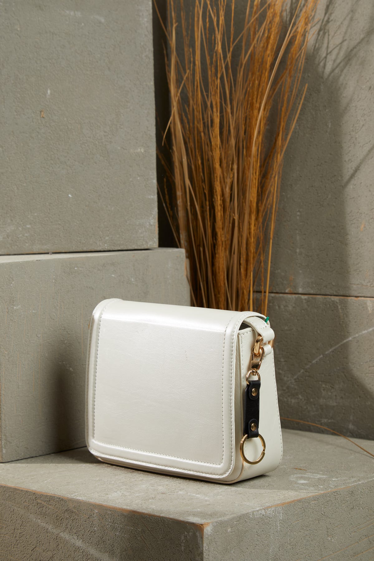 Ayarlanabilir Uzun Saplı Desenli Ekru Deri Çanta