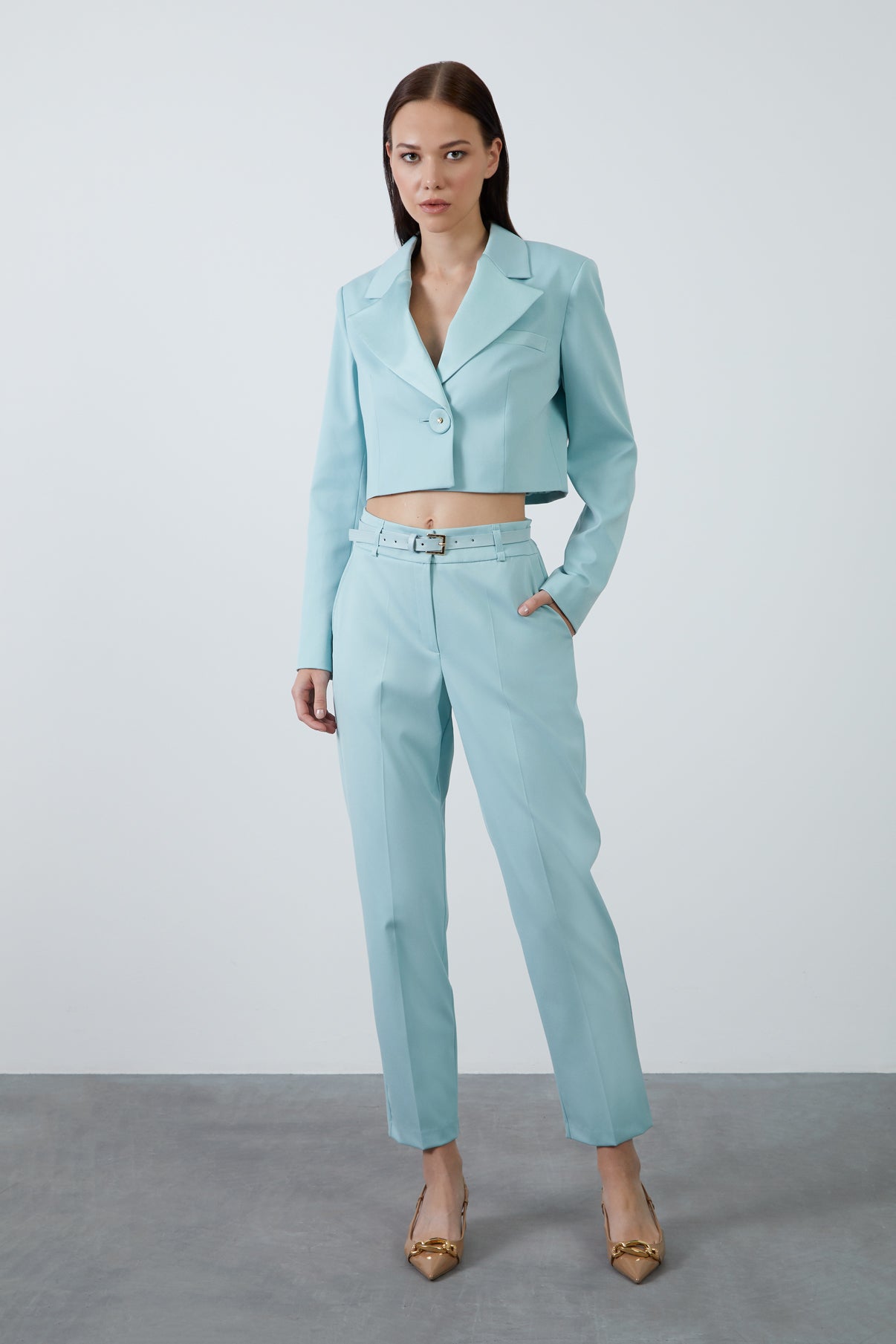 Crop Ceketli Pantolonlu Takım