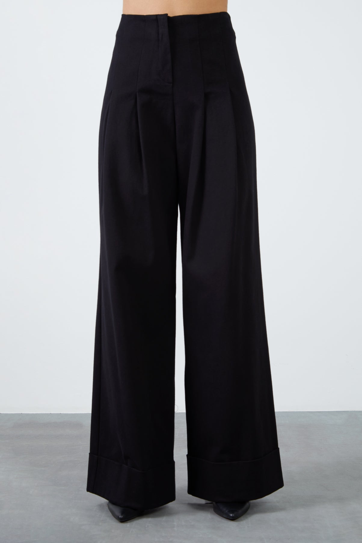 Bel Detaylı Pileli Duble Paçalı Geniş Pantolon