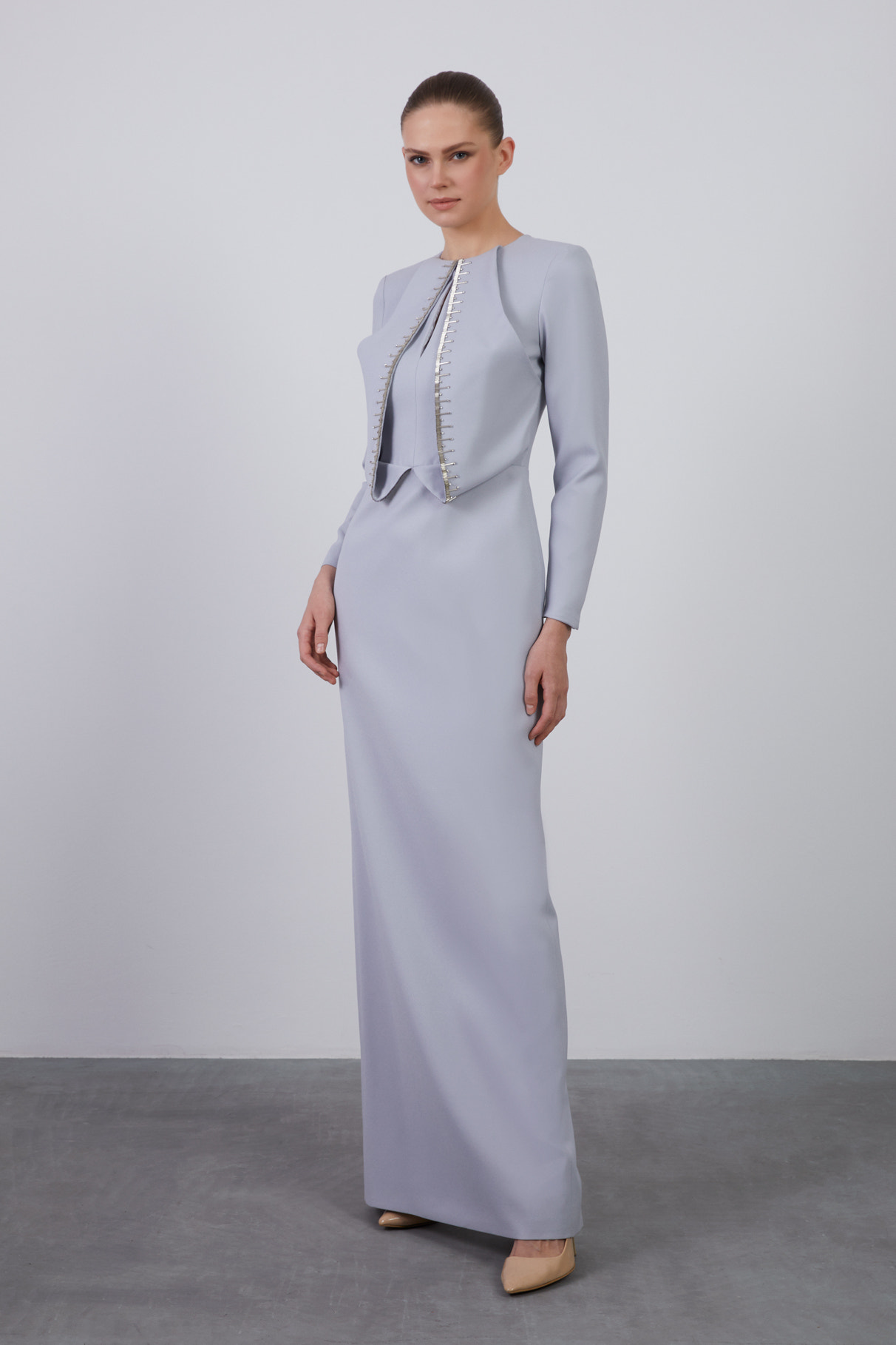 Önü İşleme Model Detaylı Arkası Yırtmaçlı Uzun Abiye Elbise