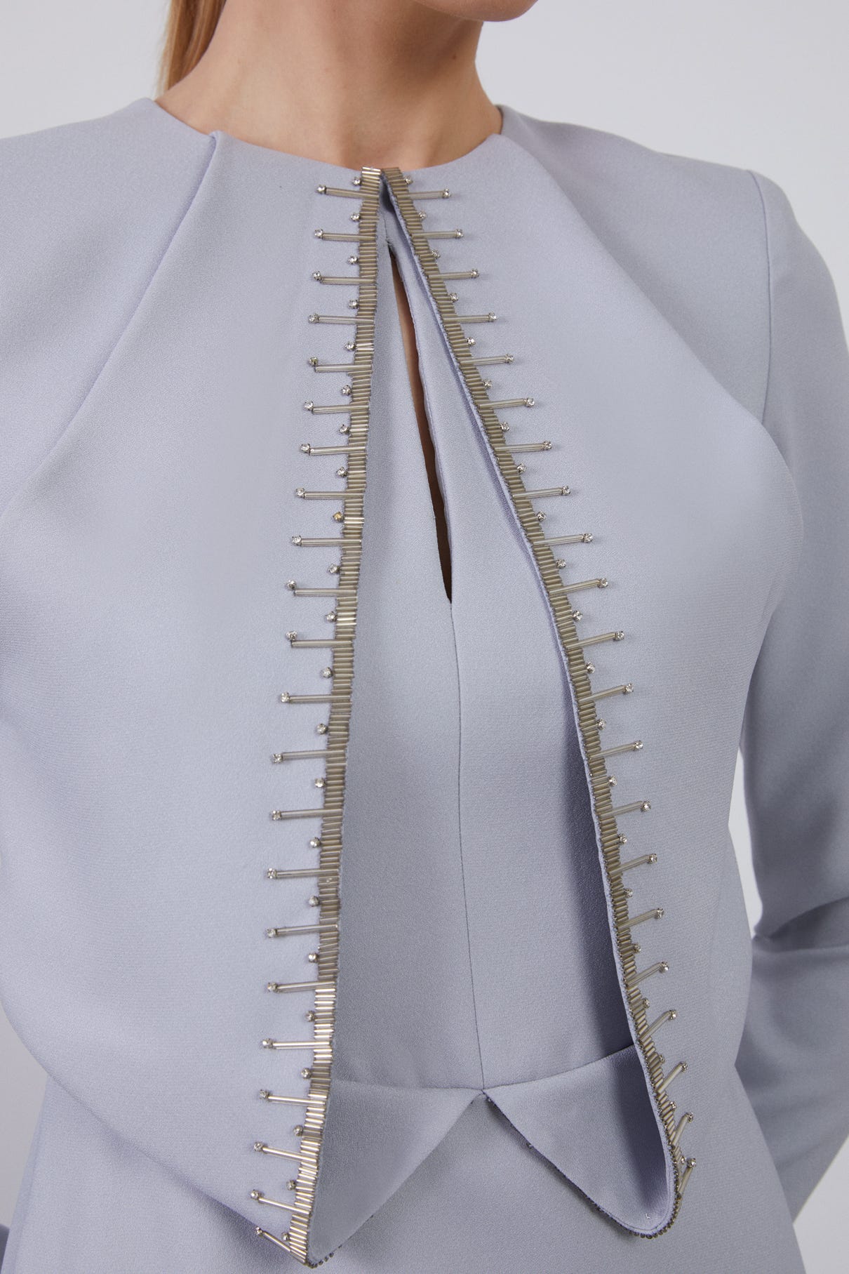 Önü İşleme Model Detaylı Arkası Yırtmaçlı Uzun Abiye Elbise