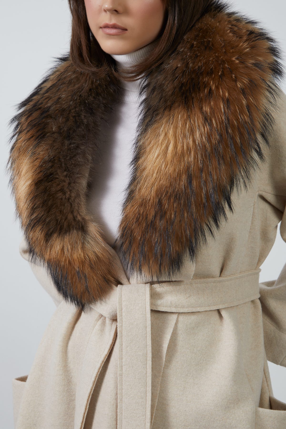 Kürk Detaylı Bej Midi Kaban