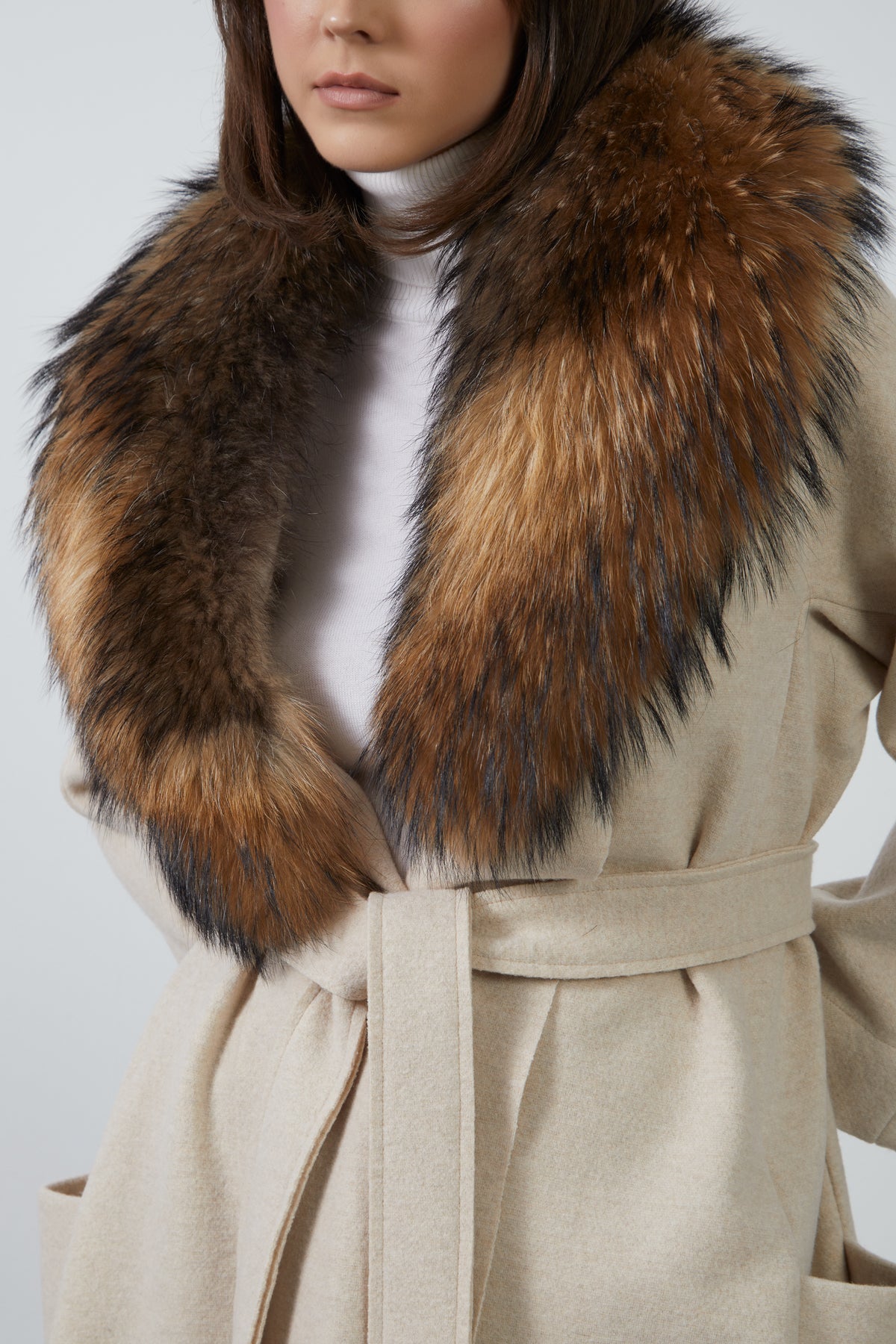 Kürk Detaylı Bej Midi Kaban