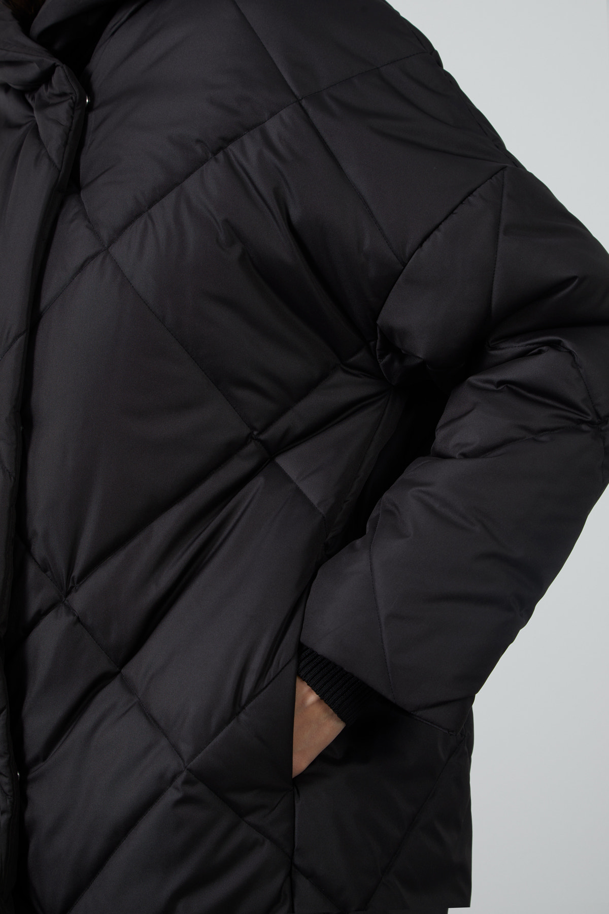 Gizli Kapüşon Detaylı İç Cepli Kaz Tüyü Mont