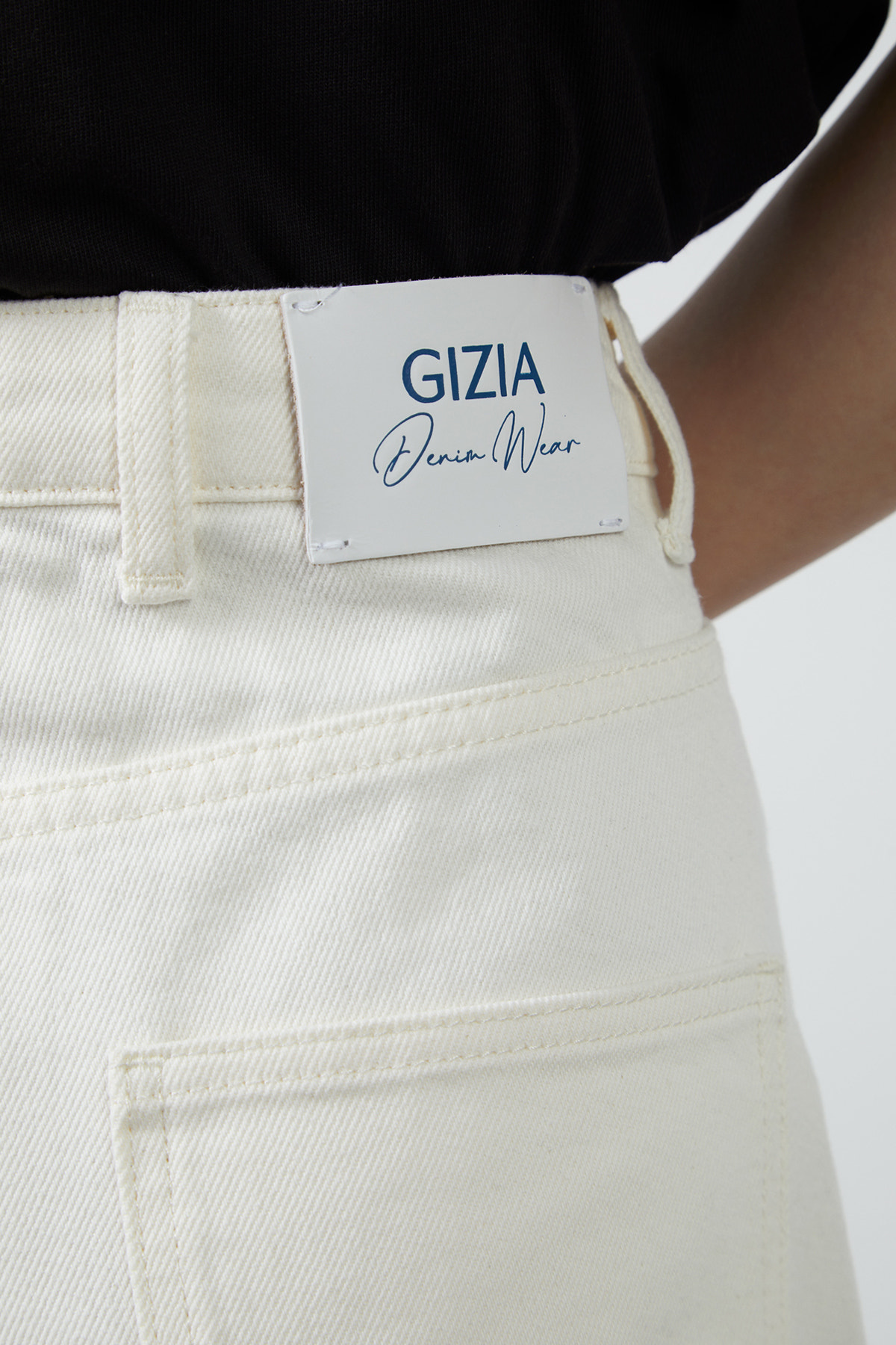 Aksesuar Detaylı Havuç Model Jean Pantolon