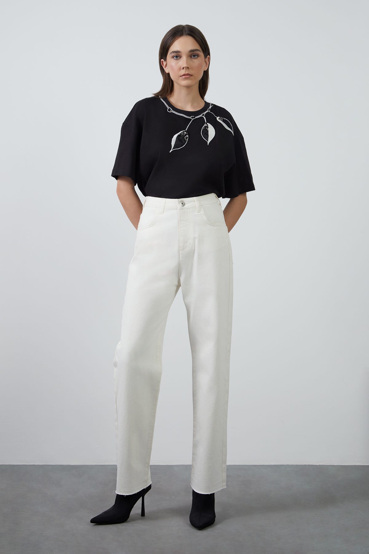 Aksesuar Detaylı Havuç Model Jean Pantolon