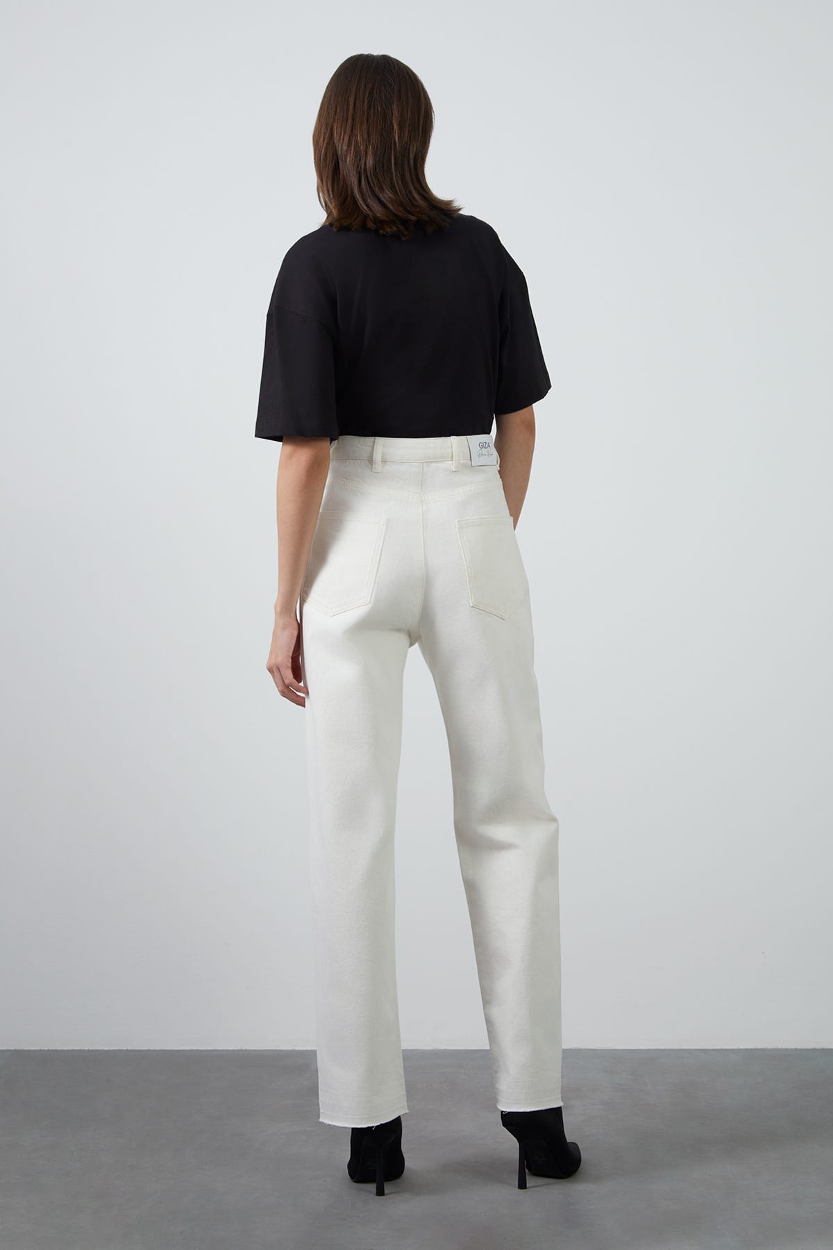 Aksesuar Detaylı Havuç Model Jean Pantolon