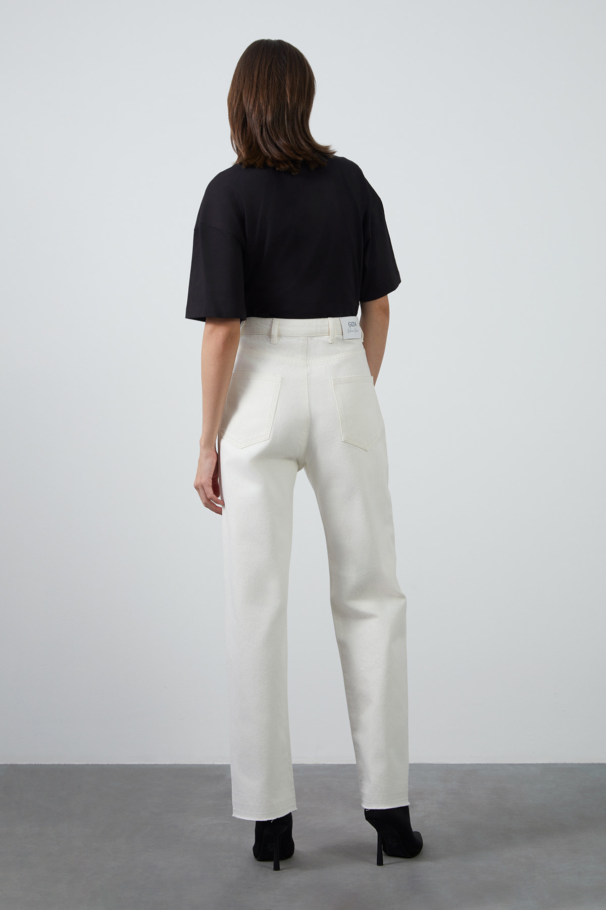 Aksesuar Detaylı Havuç Model Jean Pantolon