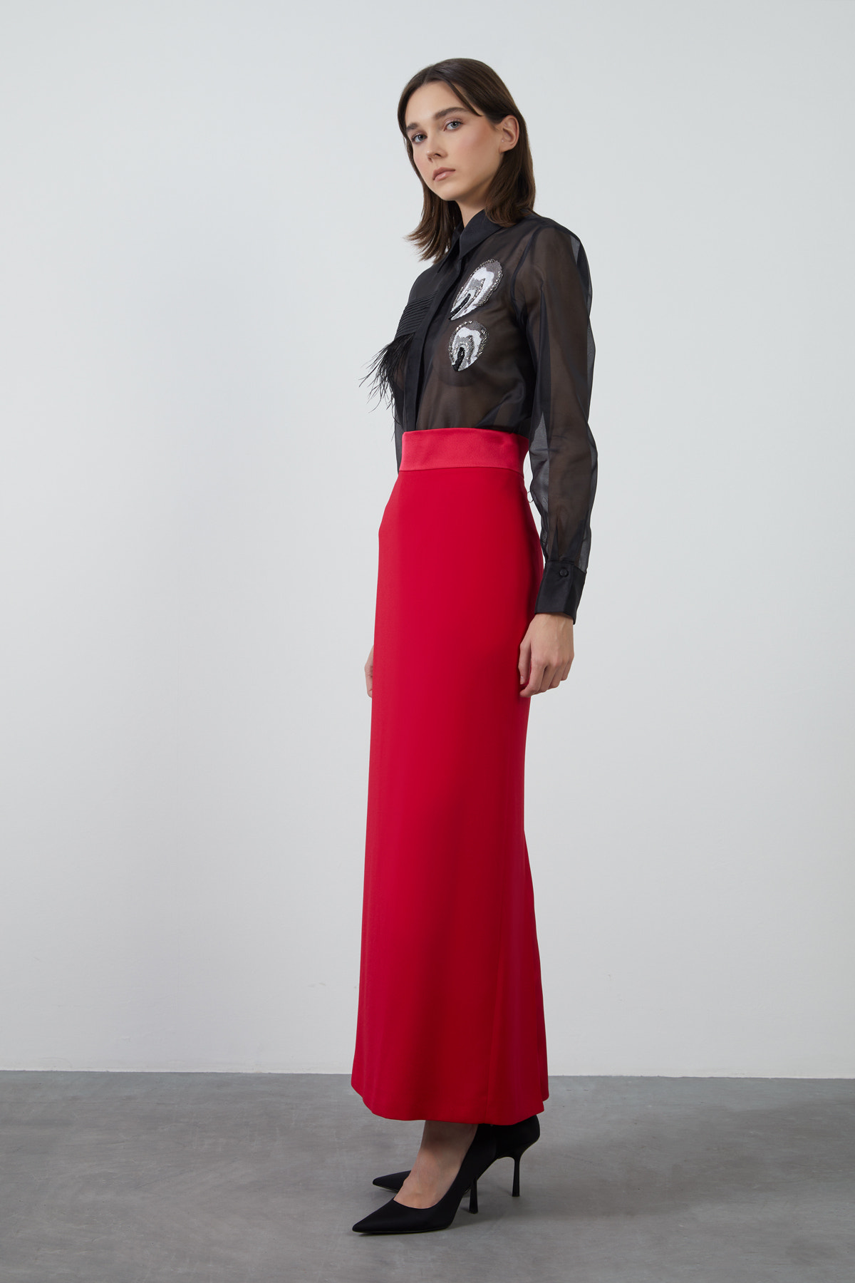 Arkası Yırtmaçlı Düz Form Uzun Etek