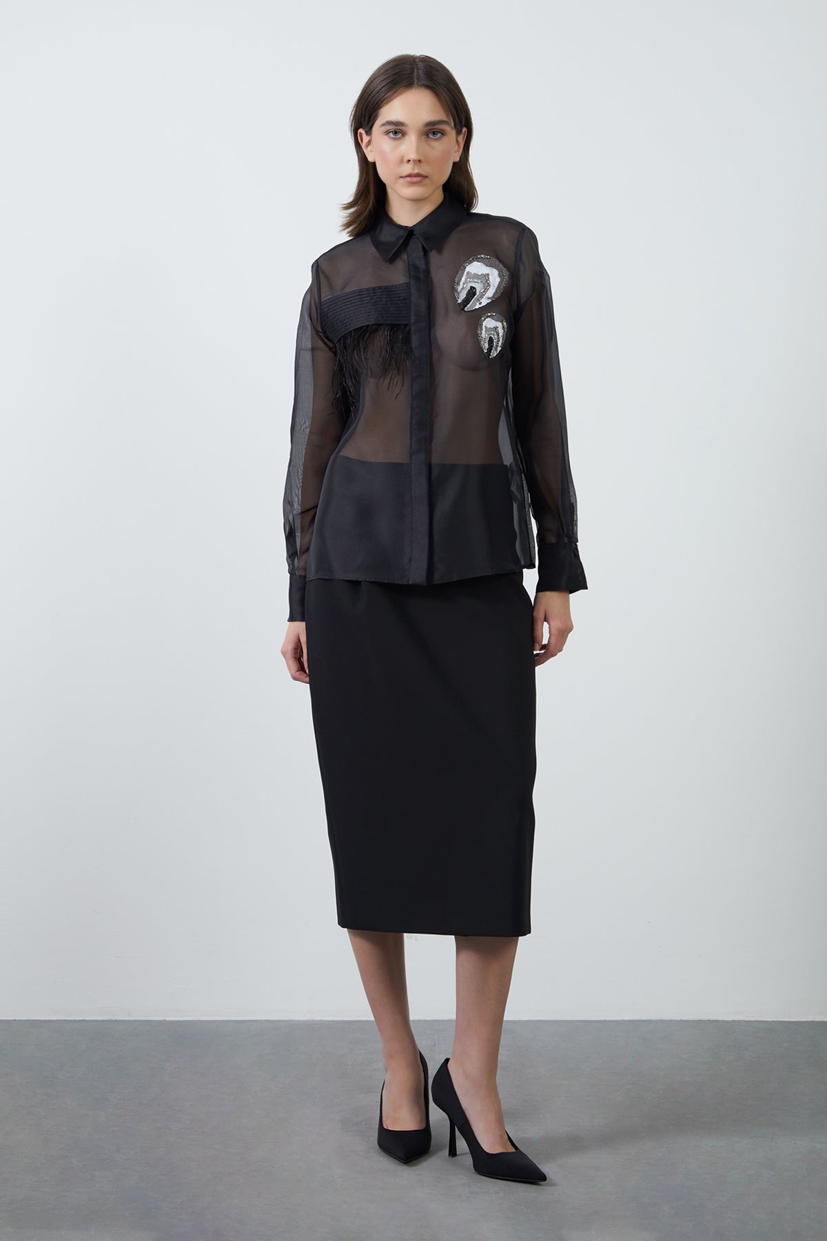 Nakış Aplike Detaylı Nervürlü Organze Bluz