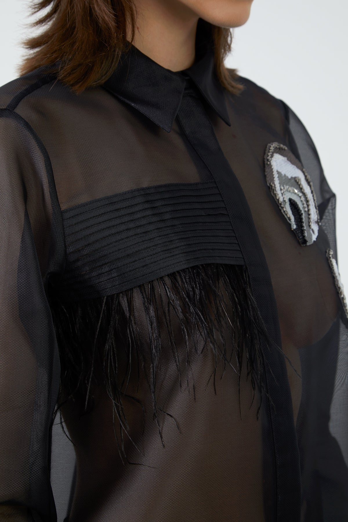 Nakış Aplike Detaylı Nervürlü Organze Bluz