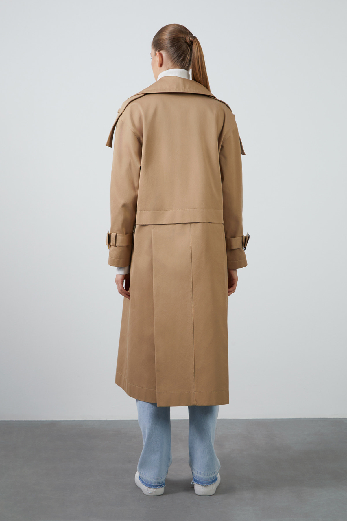 Eteği Çıkarılabilir Kol Üstü Kemer Tokalı Trenchcoat