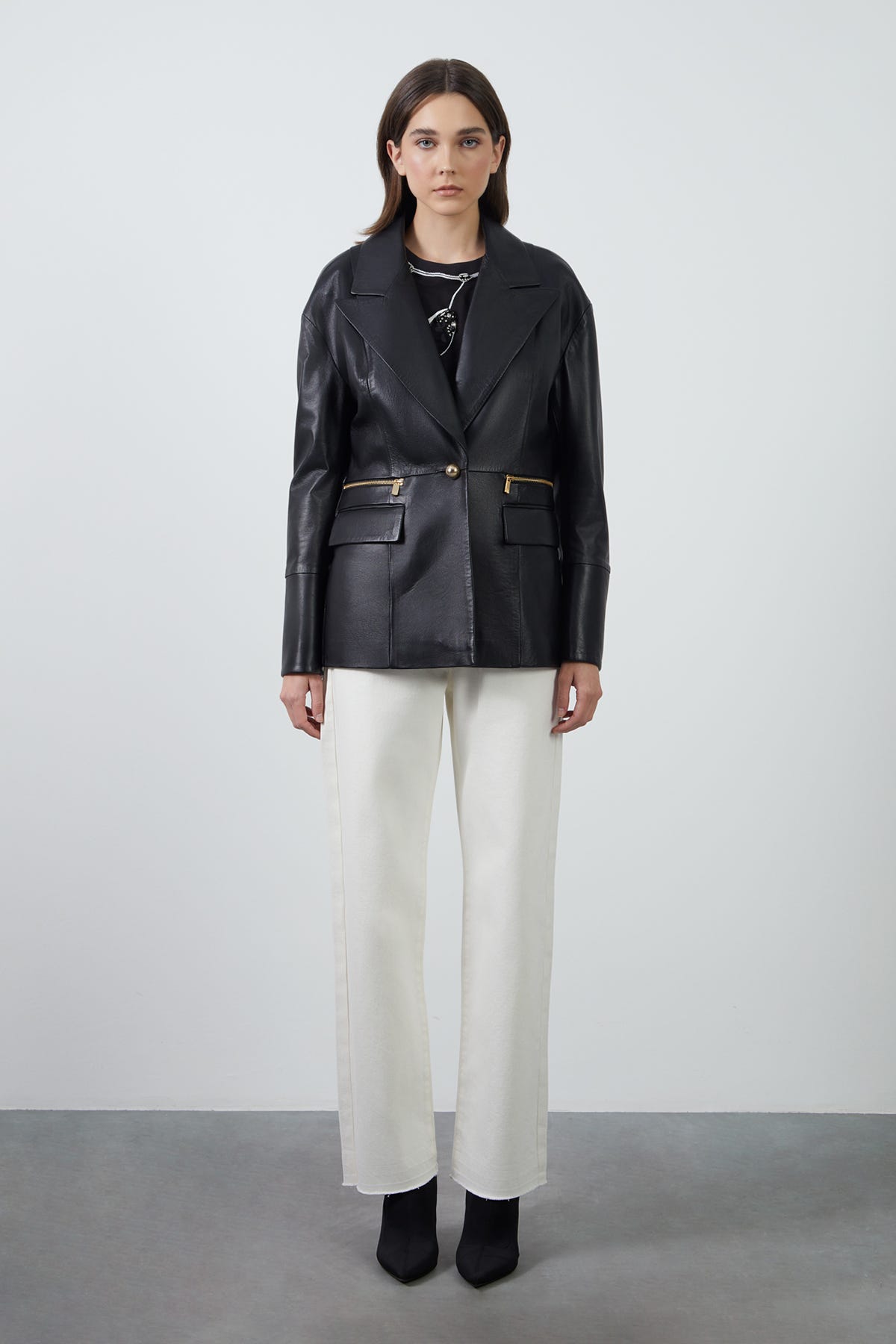 Fermuar Detaylı Düğmeli Deri Ceket