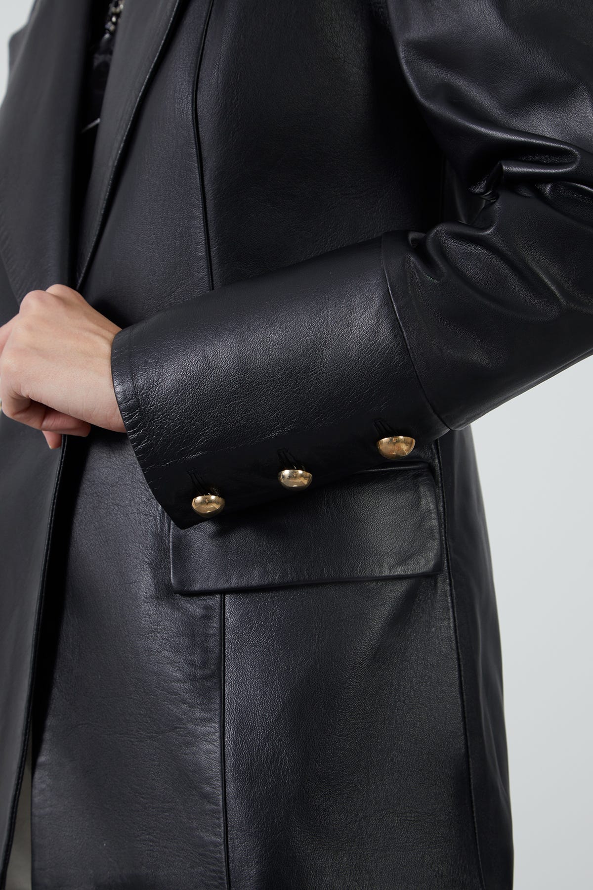 Fermuar Detaylı Düğmeli Deri Ceket