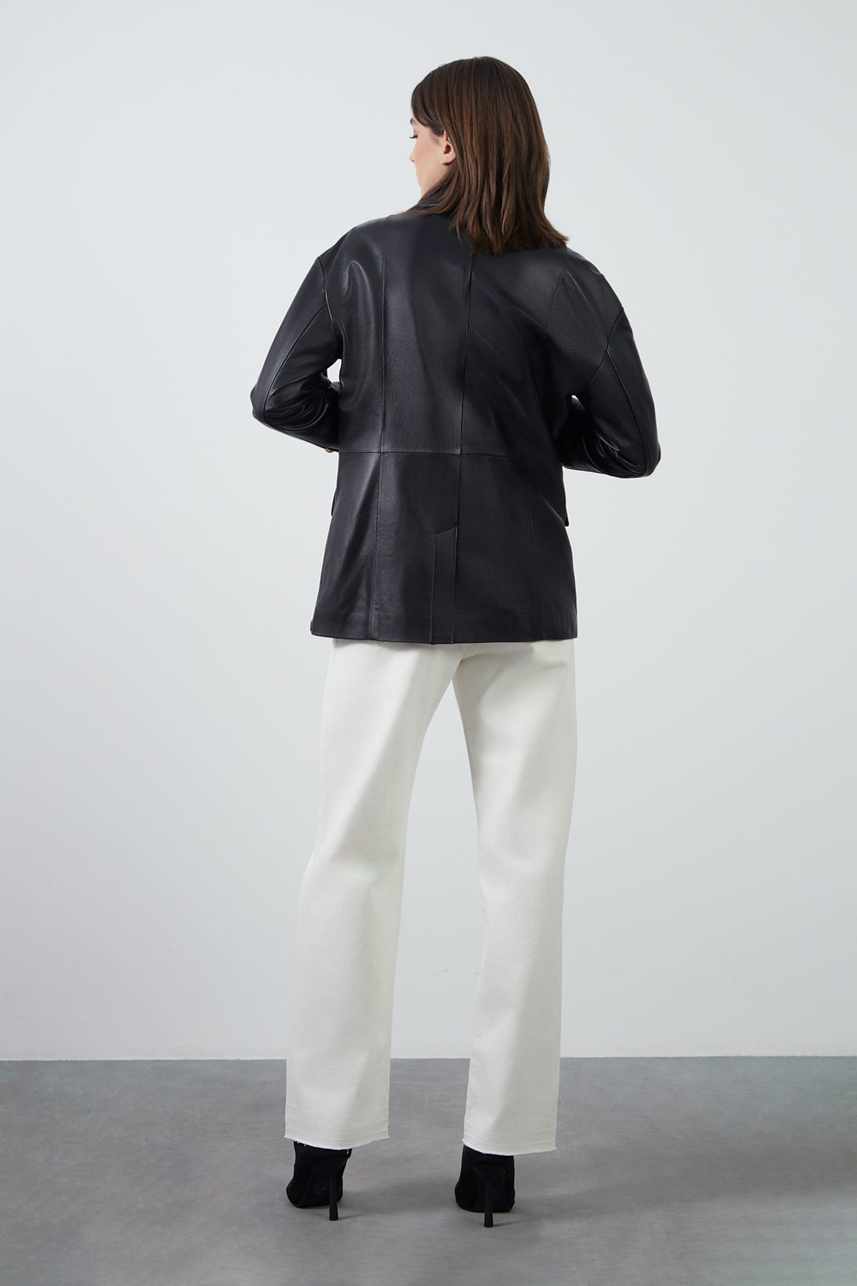 Fermuar Detaylı Düğmeli Deri Ceket