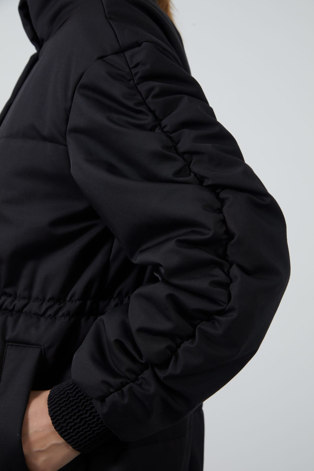 Beli Büzgülü Kaz Tüyü Mont