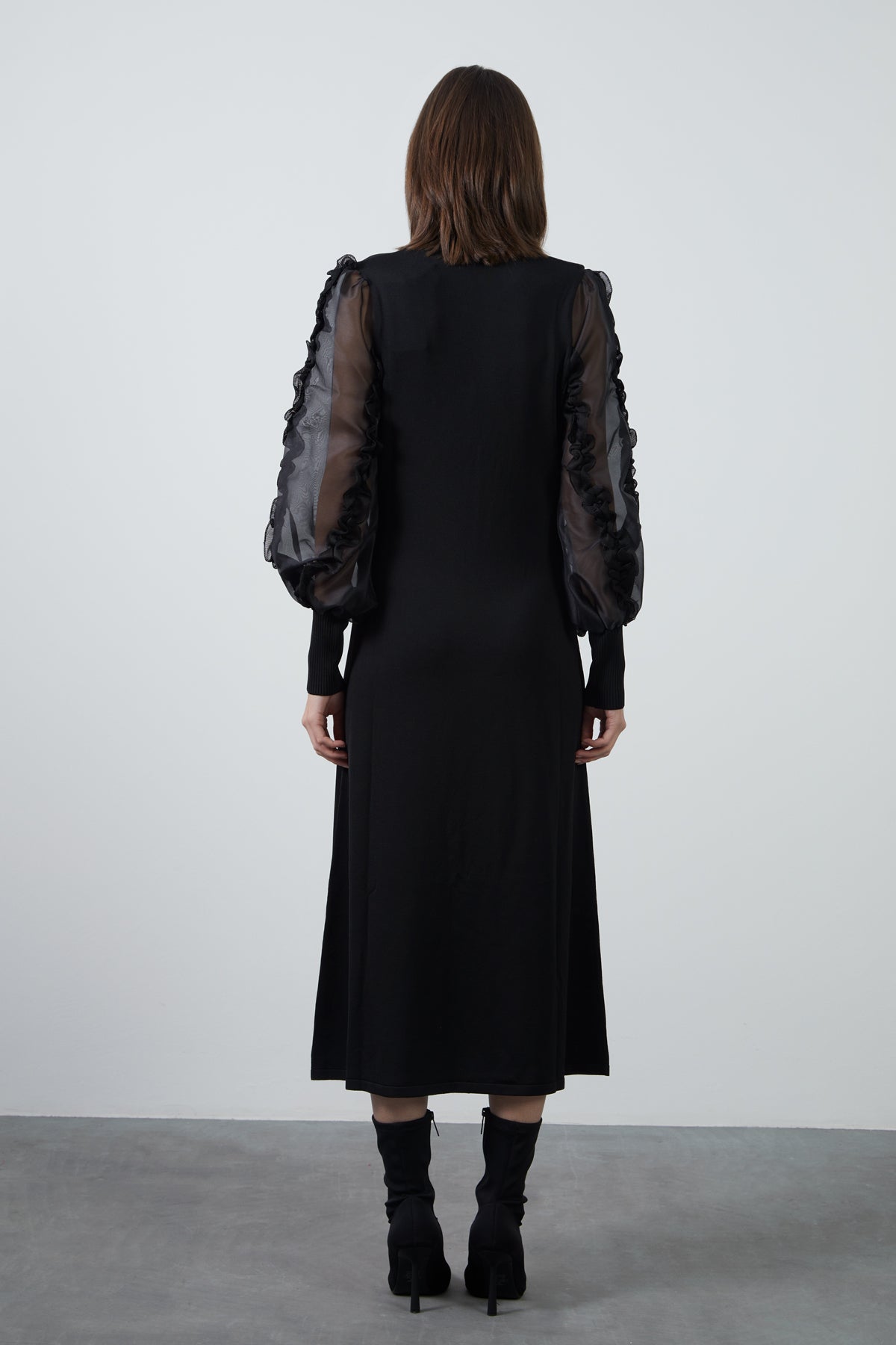 Kolları Transparan Fırfır Detaylı Triko Midi Elbise