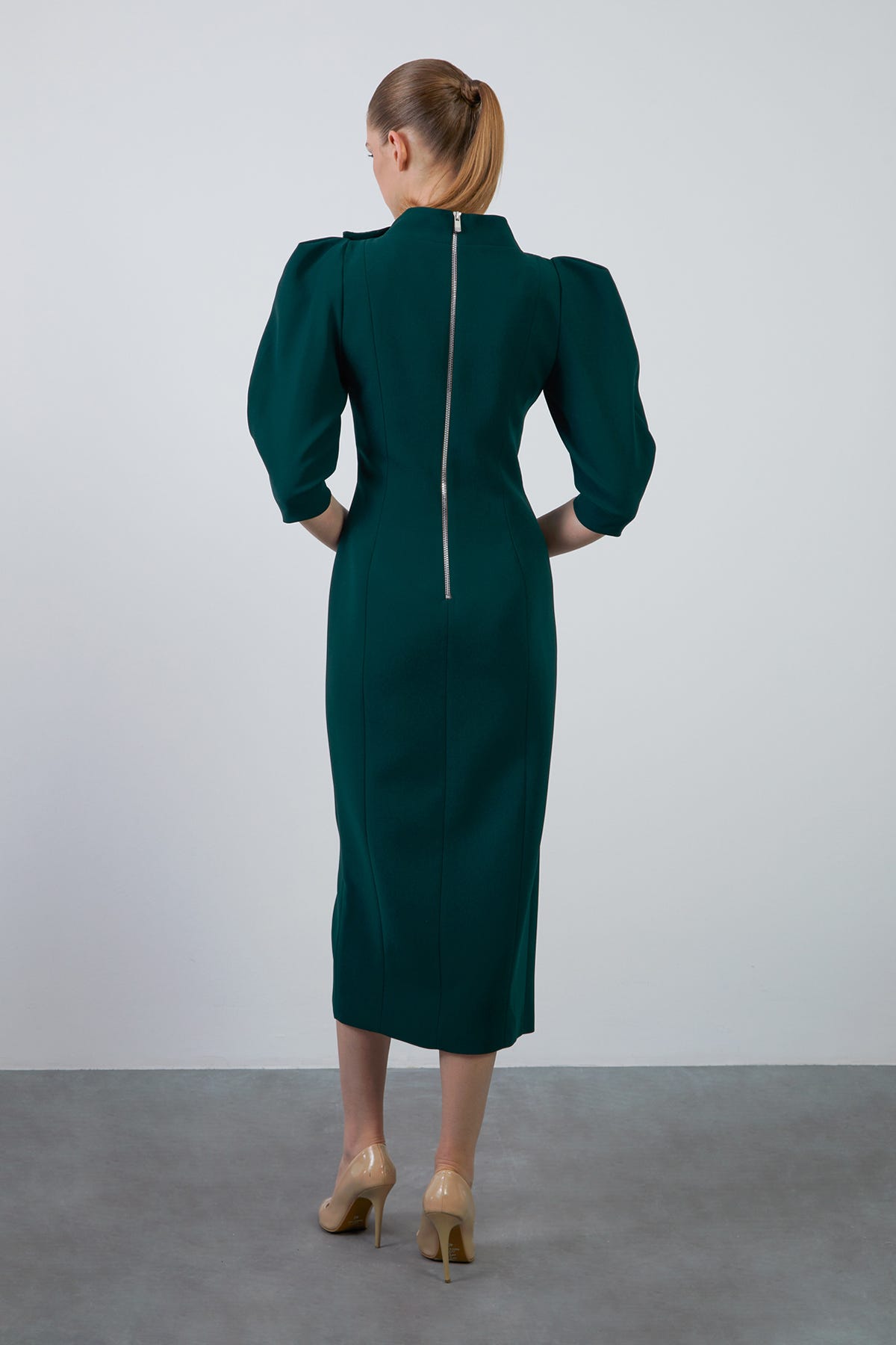 İşleme Detay Önü Yırtmaçlı Karpuz Kollu Midi Boy Yeşil Elbise