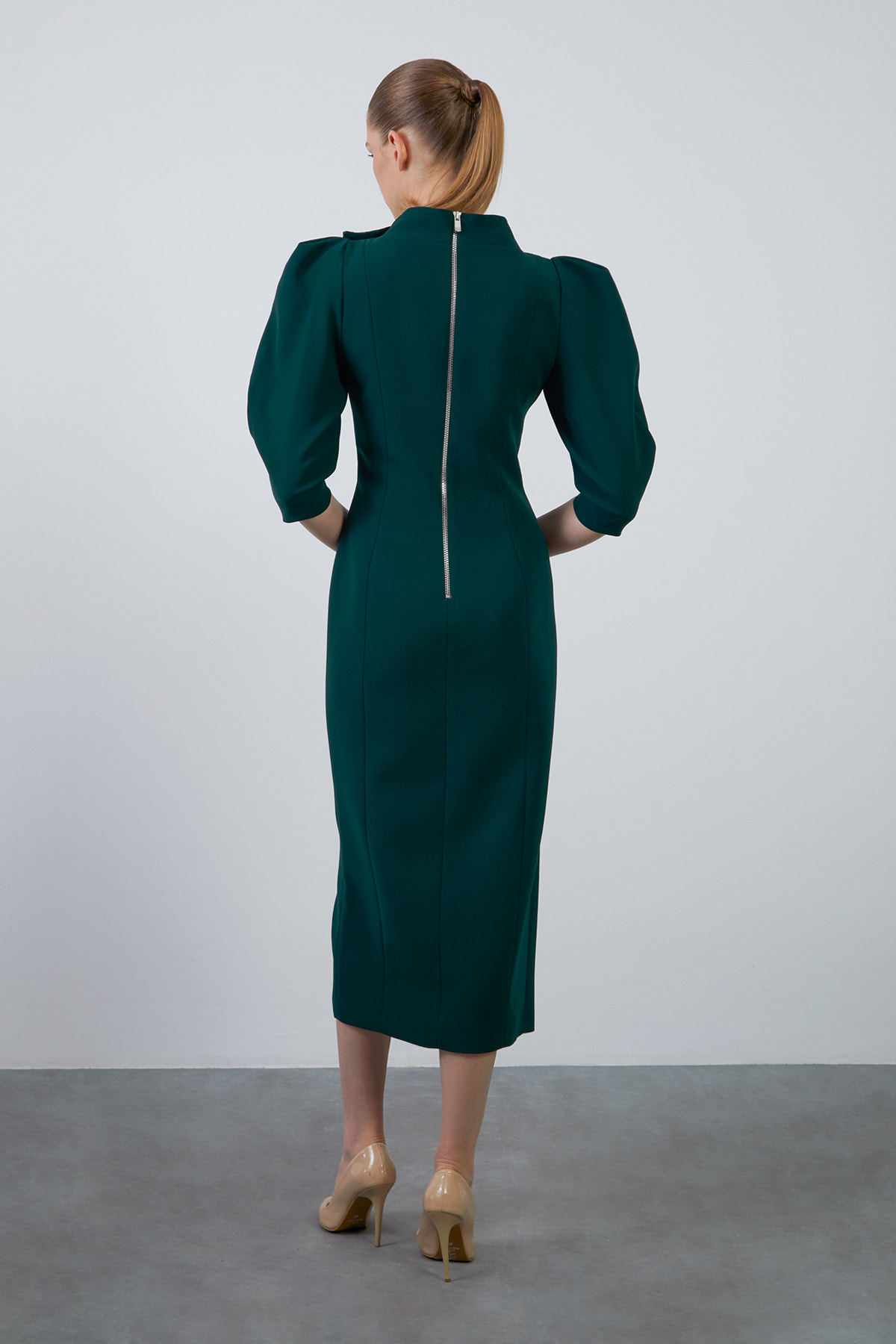 İşleme Detay Önü Yırtmaçlı Karpuz Kollu Midi Boy Yeşil Elbise