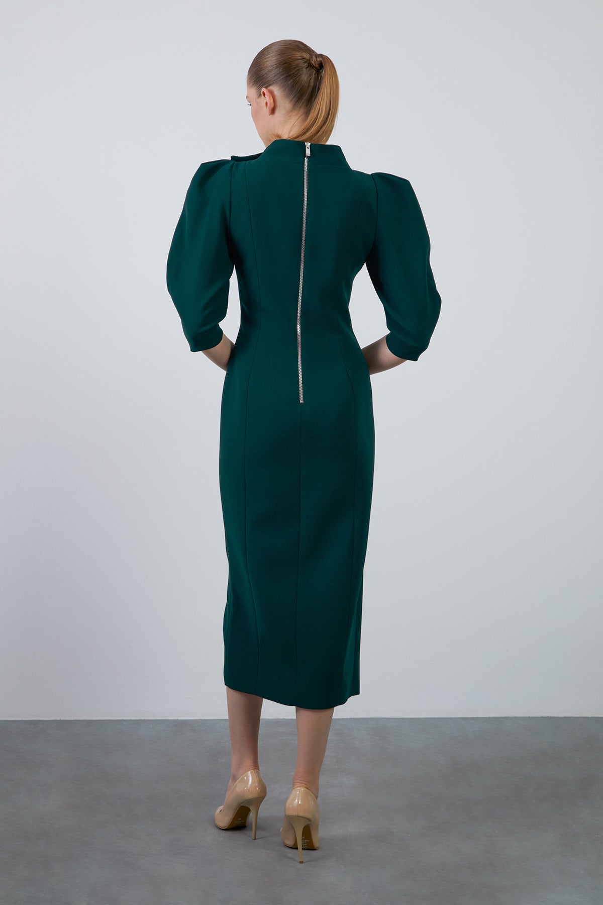 İşleme Detay Önü Yırtmaçlı Karpuz Kollu Midi Boy Yeşil Elbise