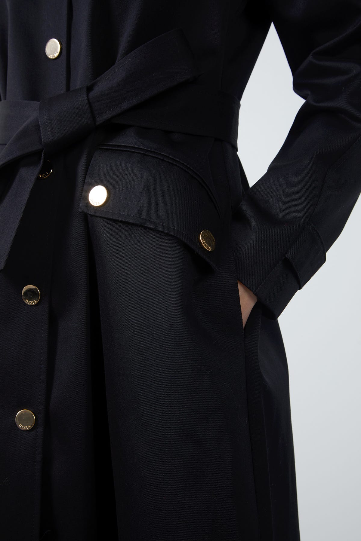 Gold Çıtçıt Kapama Seyyar Kuşaklı Siyah Trençkot