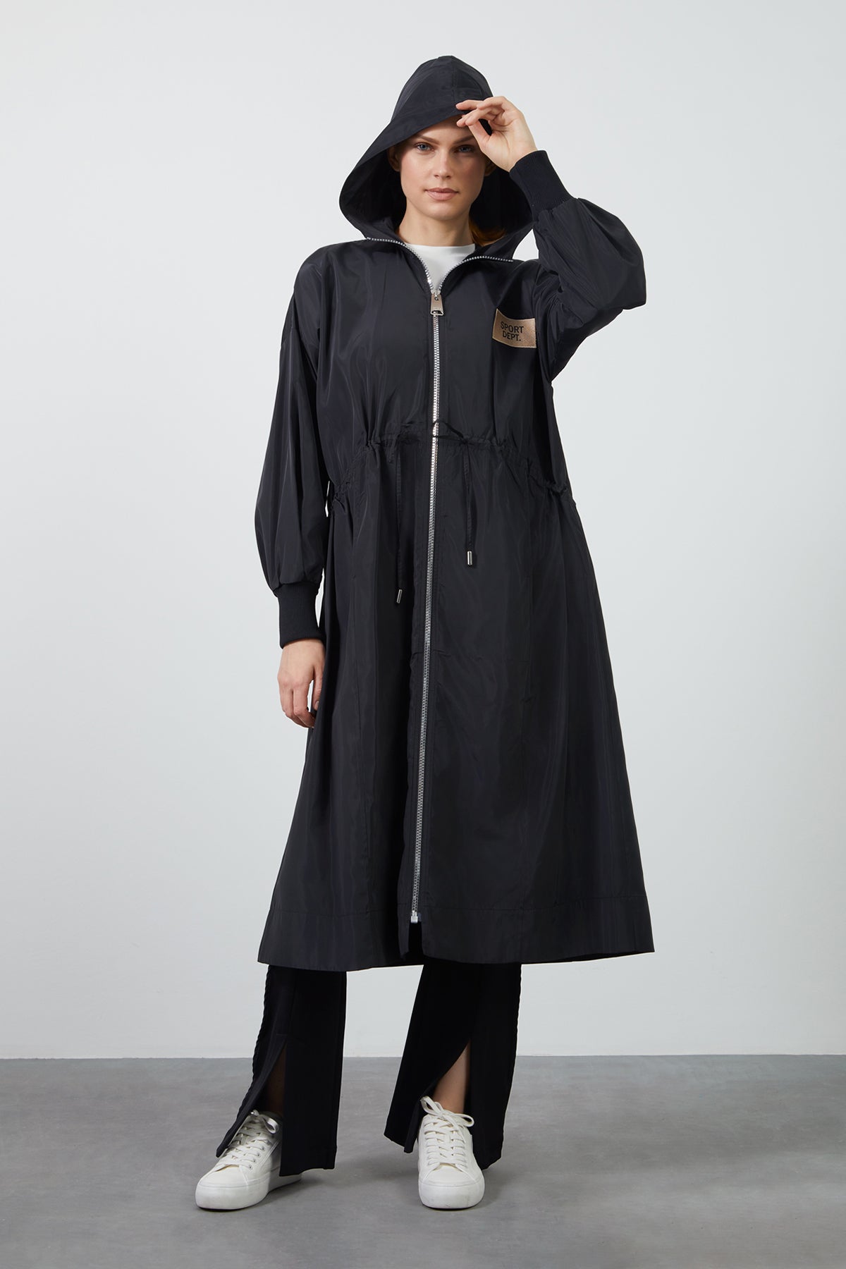 Nakış Detaylı Kolları Triko Manşetli Uzun Ceket