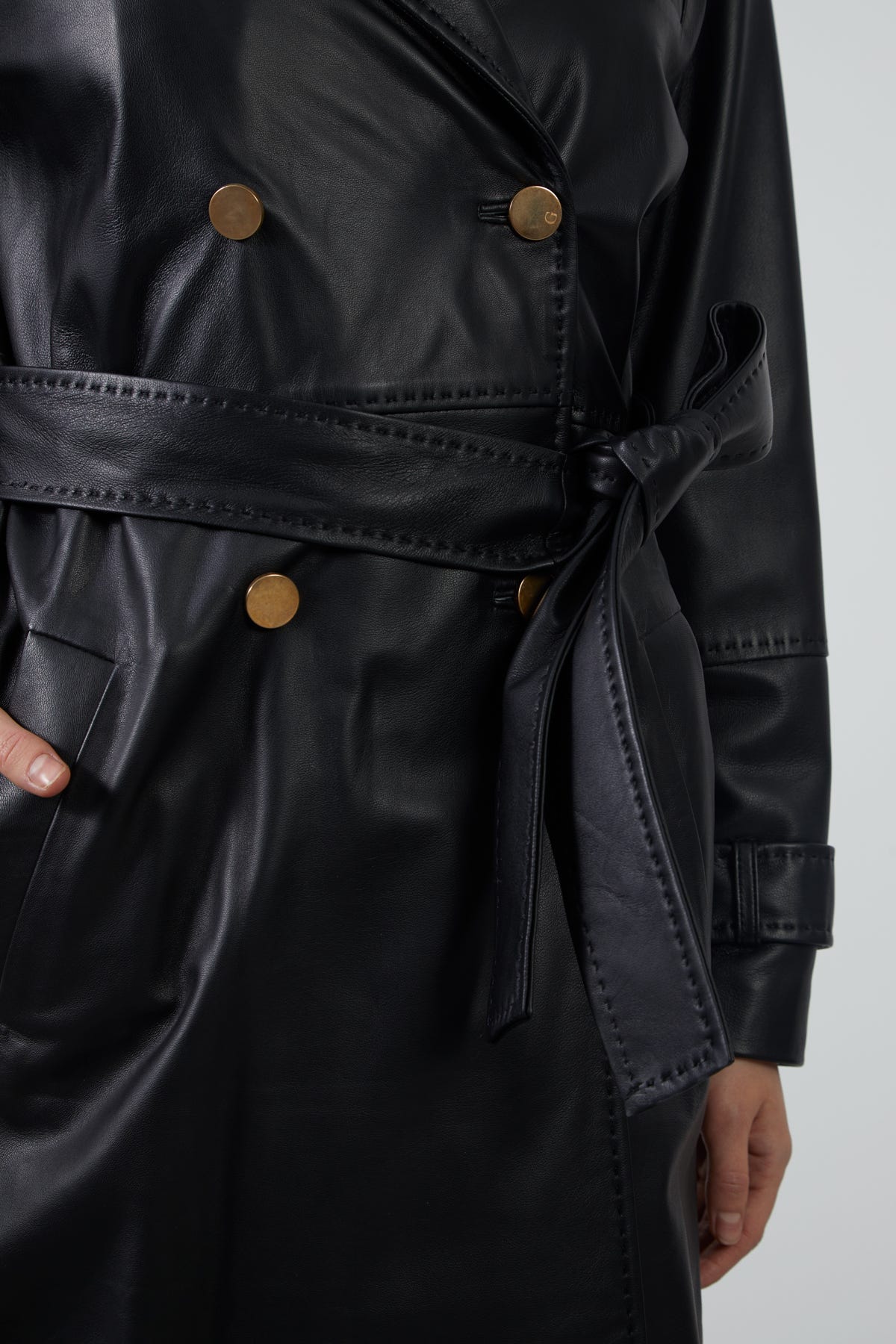 Kuşak Detaylı Düğmeli Deri Uzun Trenchcoat