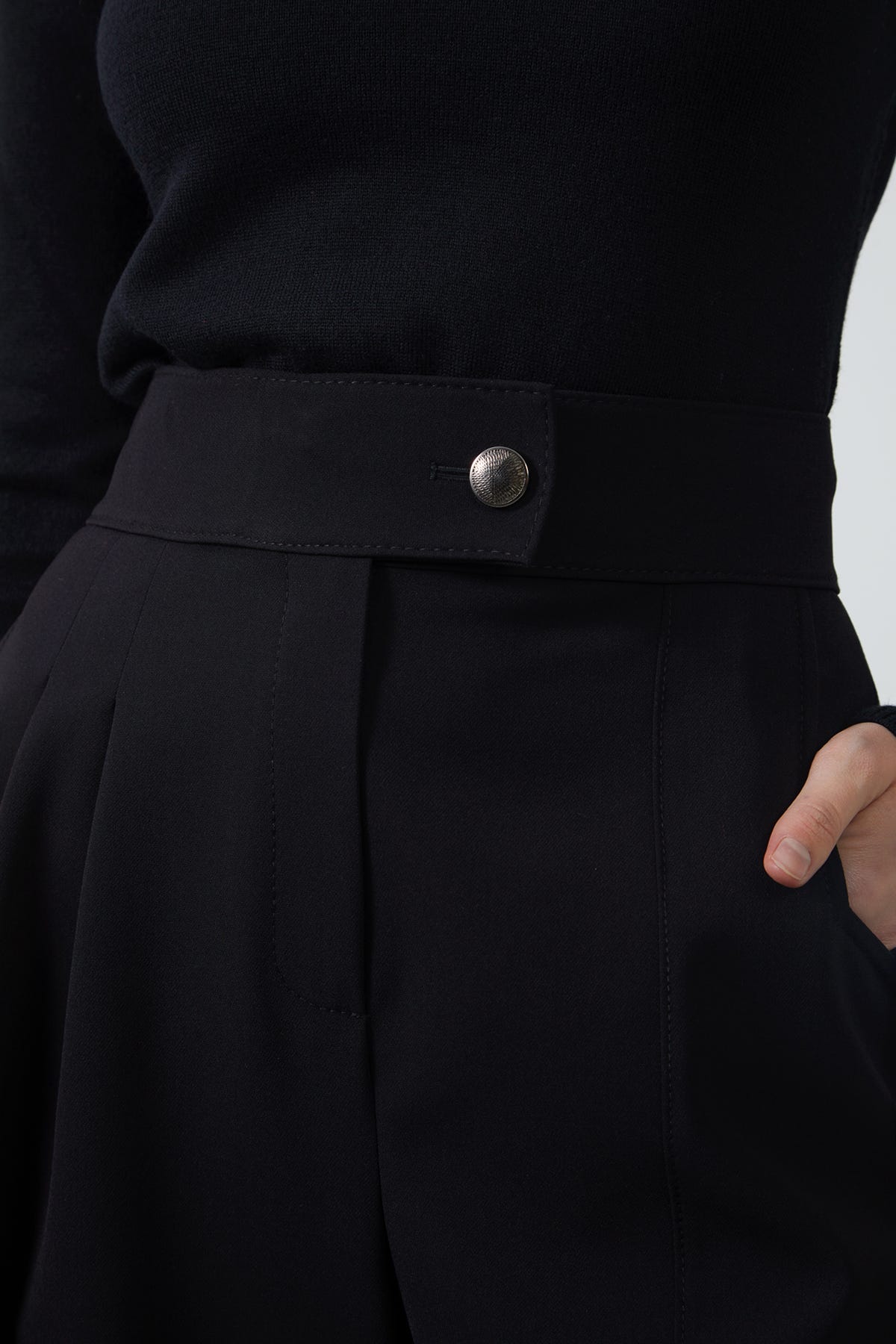 Yüksek Bel Siyah Bermuda Şort