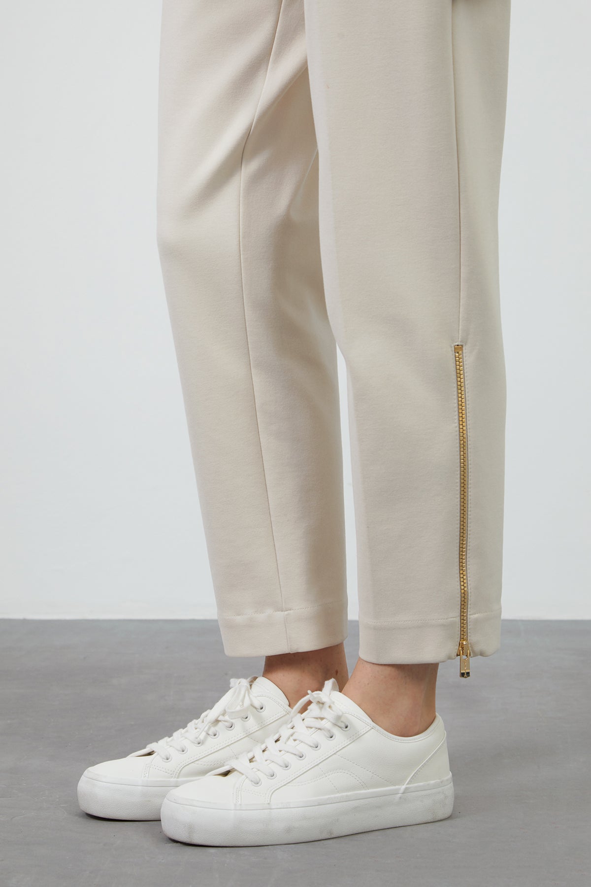 Aksesuar Detaylı Cepleri Dantel Detaylı Eşofman Altı