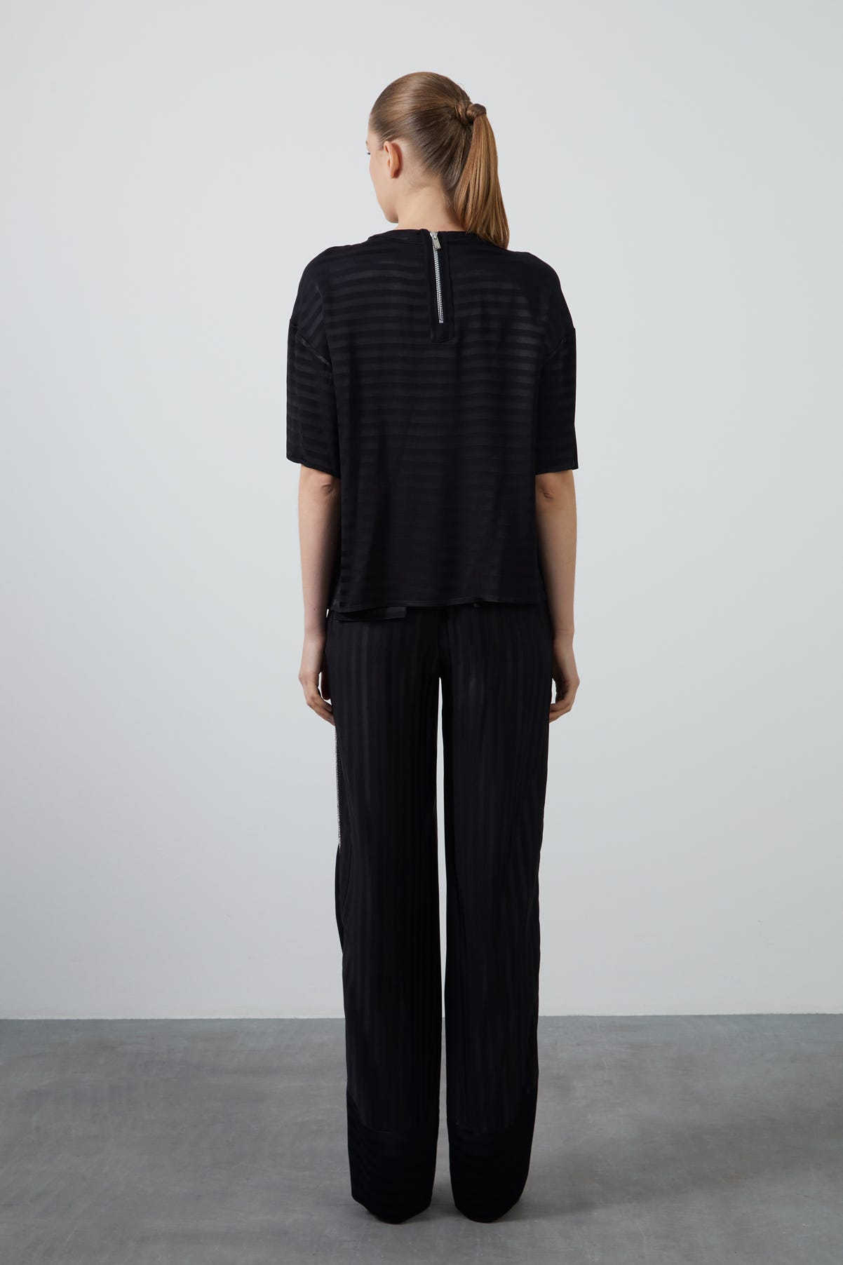 Tüylü Nakış Detaylı Basic T-shirt