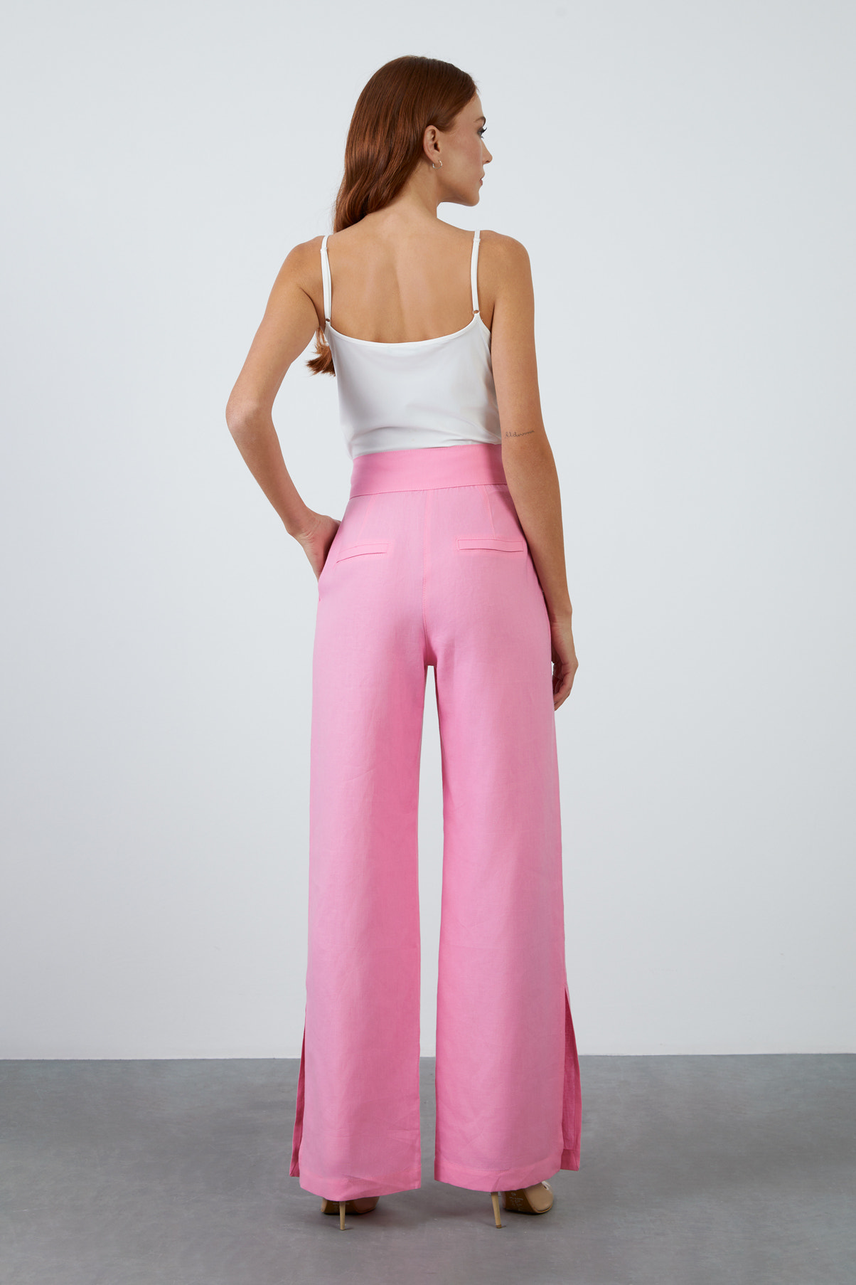 Kuşak Detaylı Bol Paça Keten Pantolon