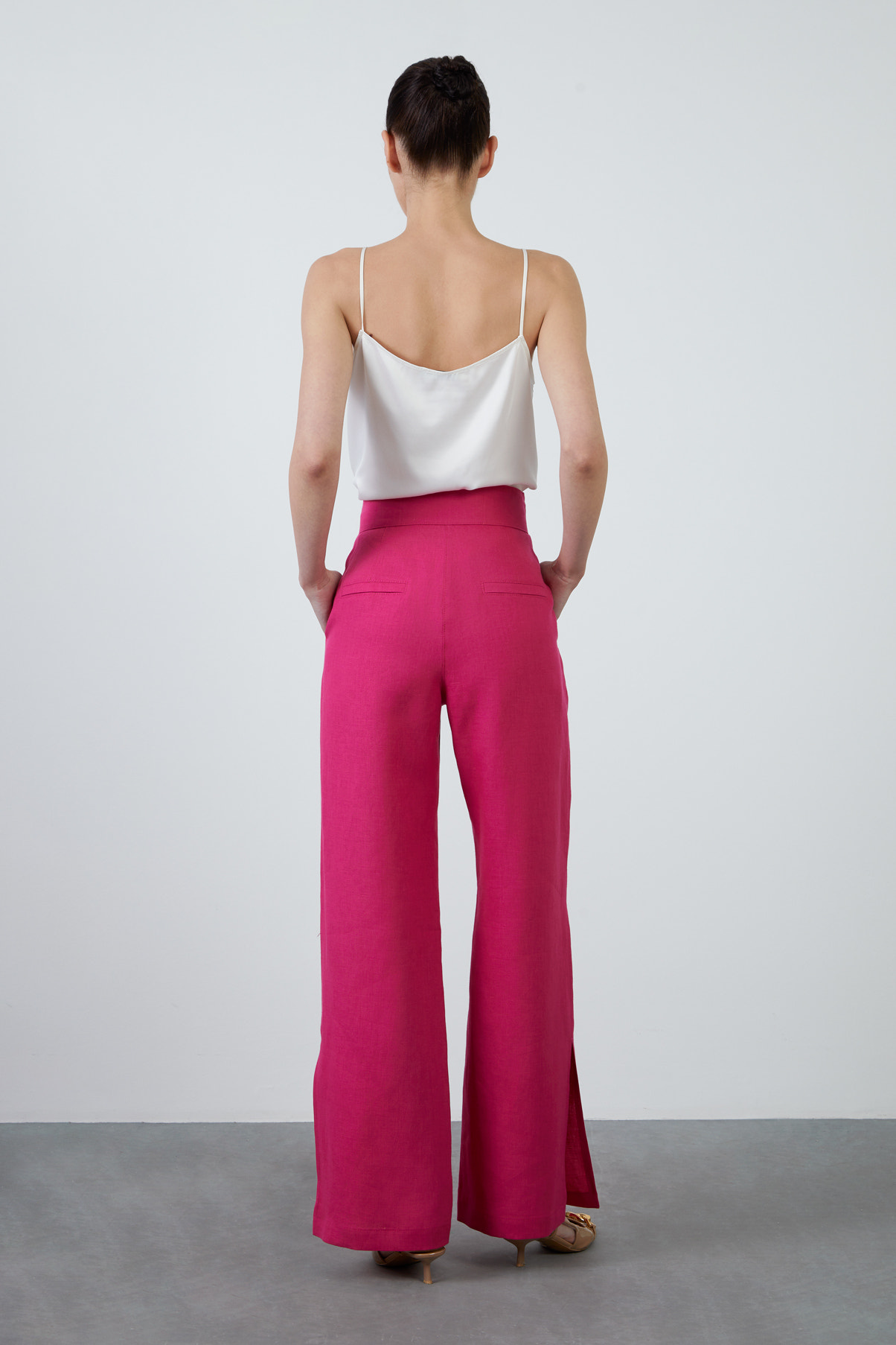 Kuşak Detaylı Bol Paça Keten Pantolon