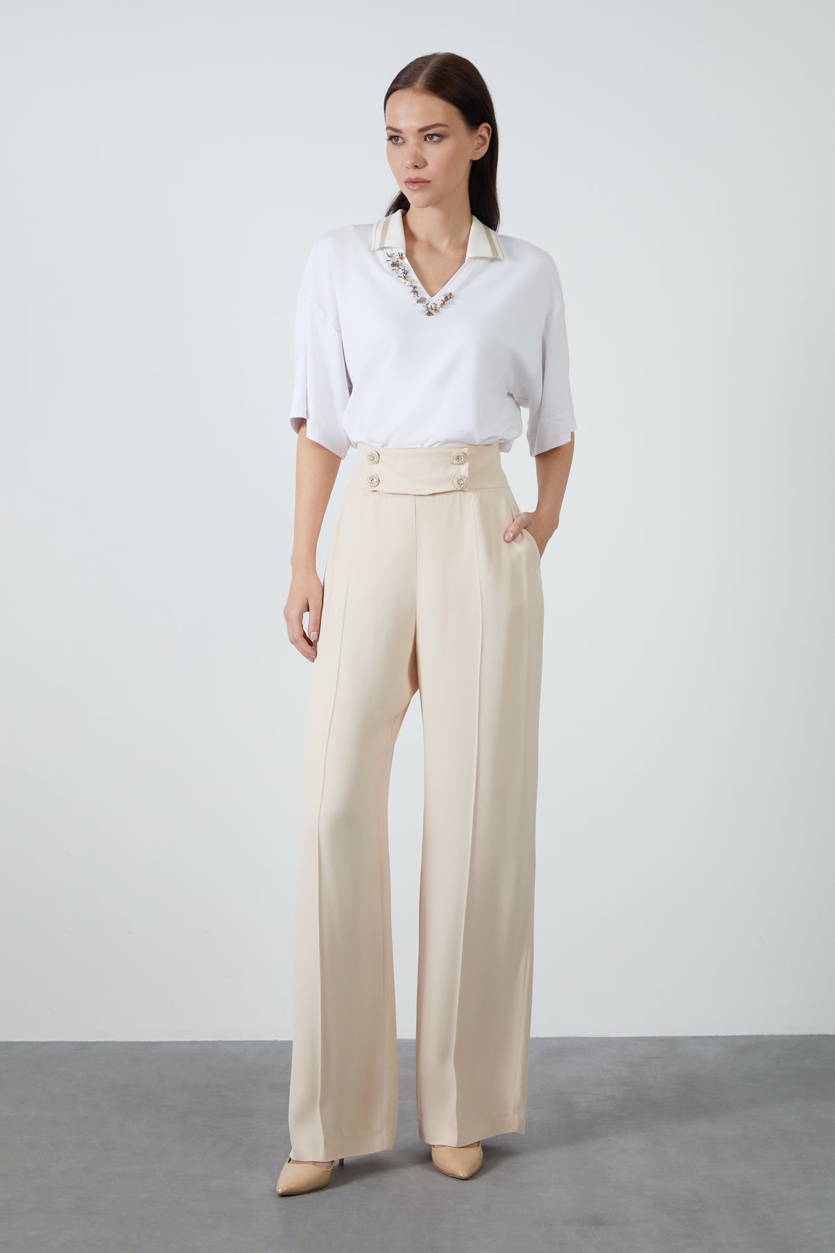 Düğme Detaylı İşlemeli Pantolon