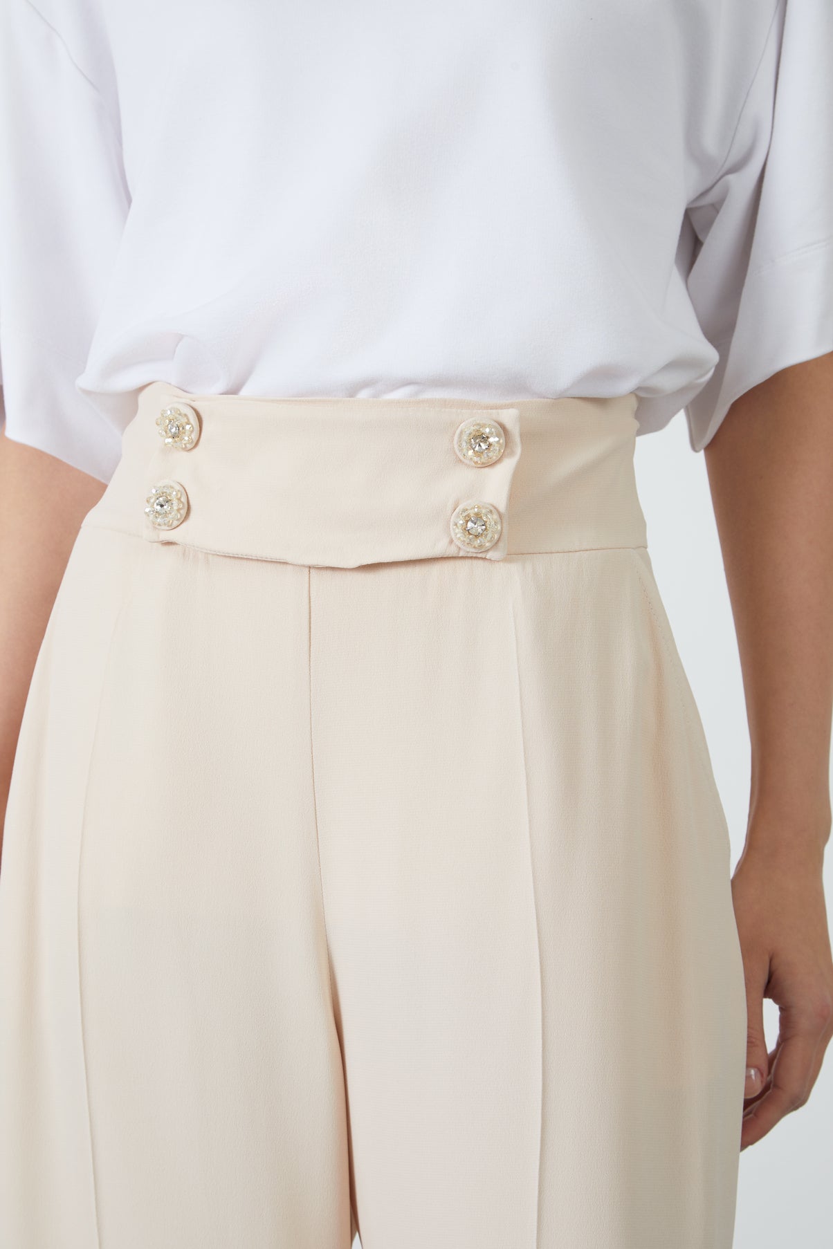 Düğme Detaylı İşlemeli Pantolon