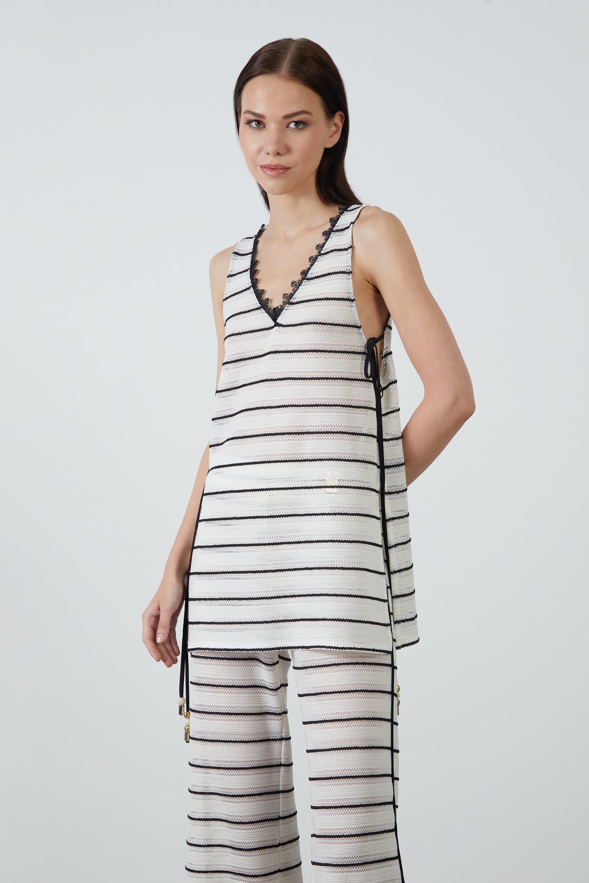 Dantel Detaylı Çizgili Bluz