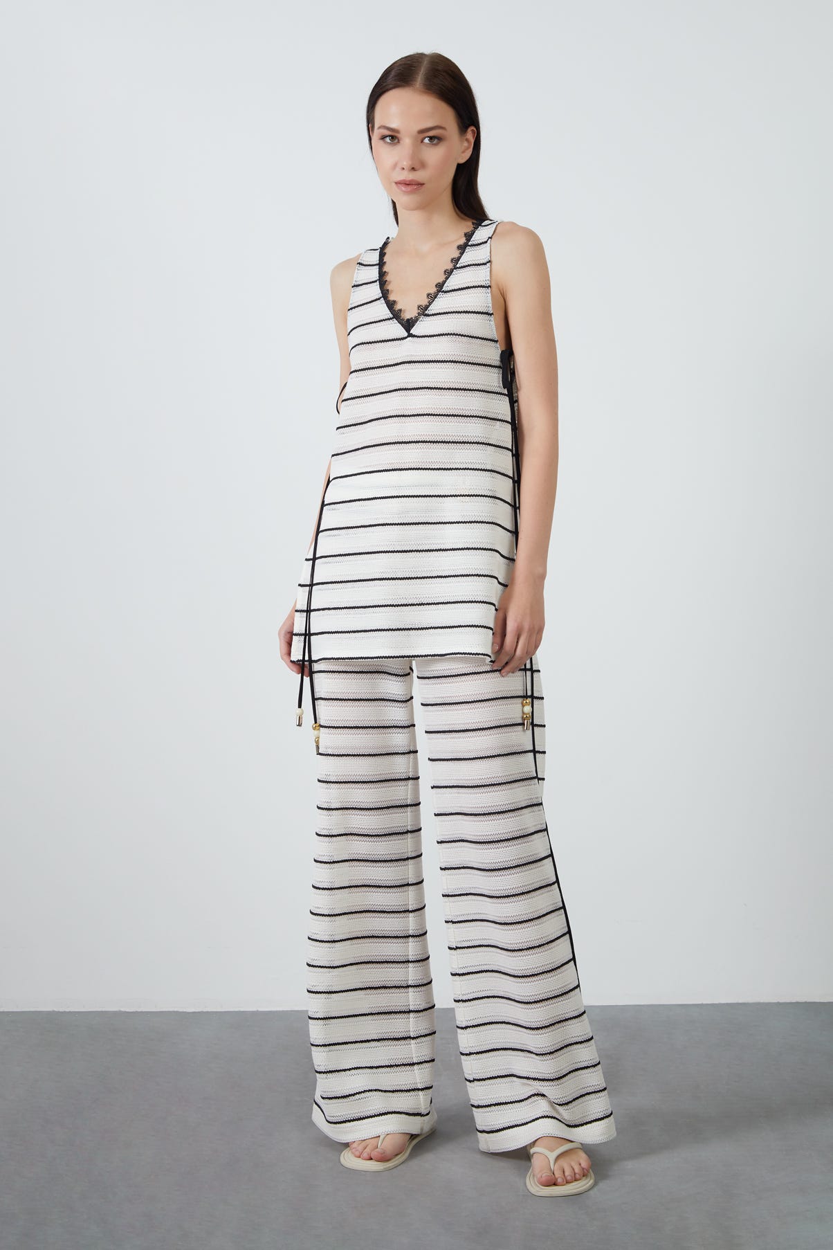 Dantel Detaylı Çizgili Bluz