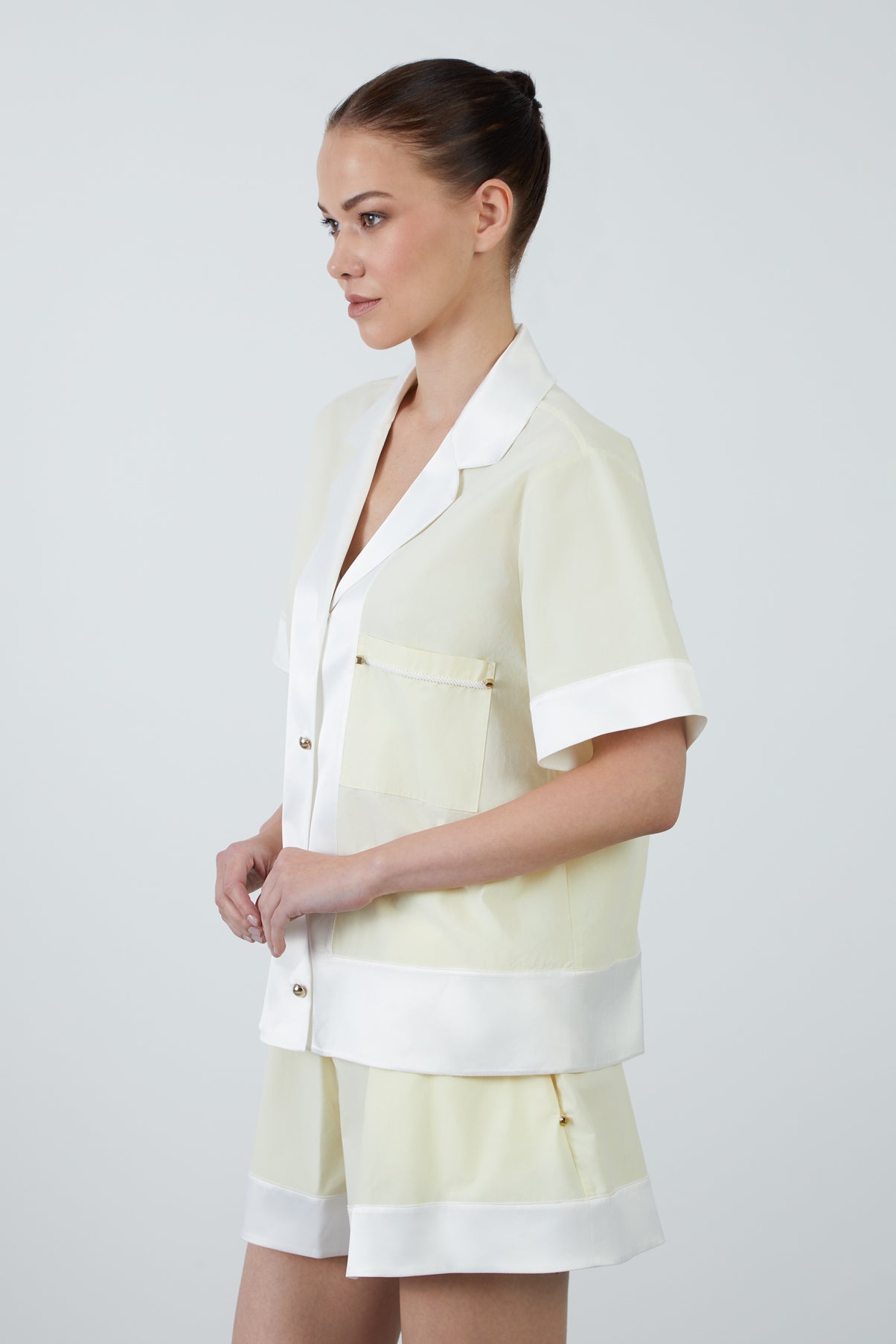 Cep Üstü Boncuk Detaylı Düğmeli Gömlek