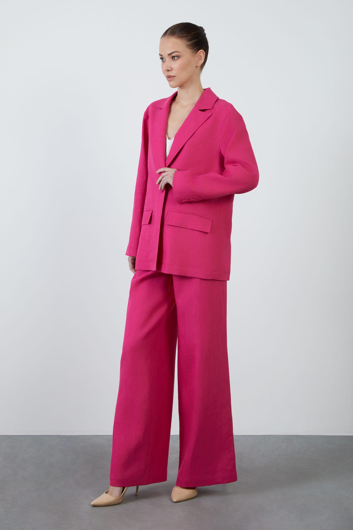 Arkadan Yırtmaçlı Uzun Kollu Koyu Keten Ceket