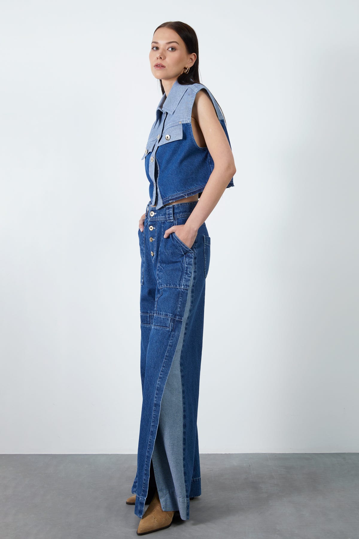 Etiket Detaylı Parçalı Jean Pantolon