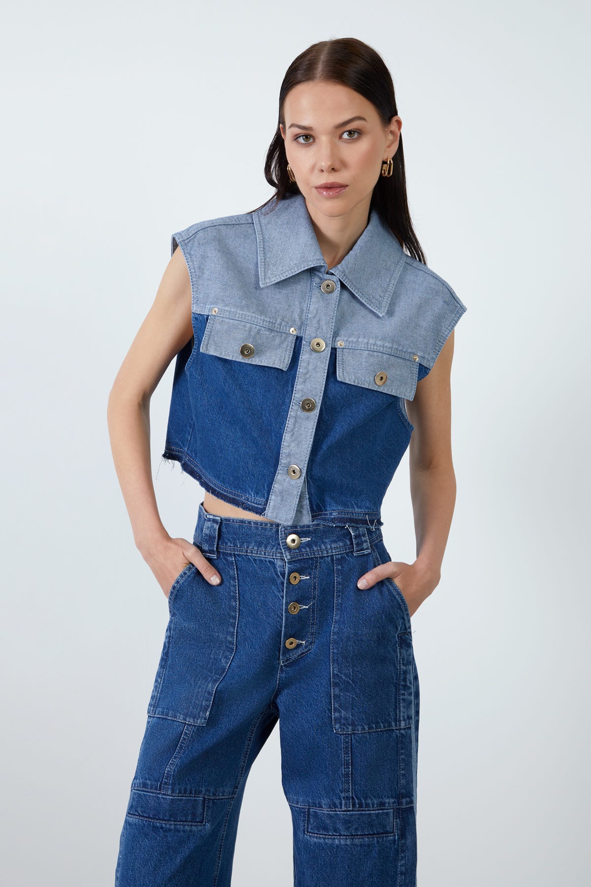 Etiket Detaylı Parçalı Jean Pantolon