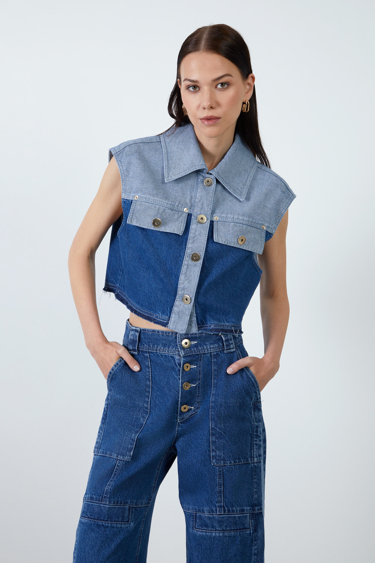 Etiket Detaylı Parçalı Jean Pantolon