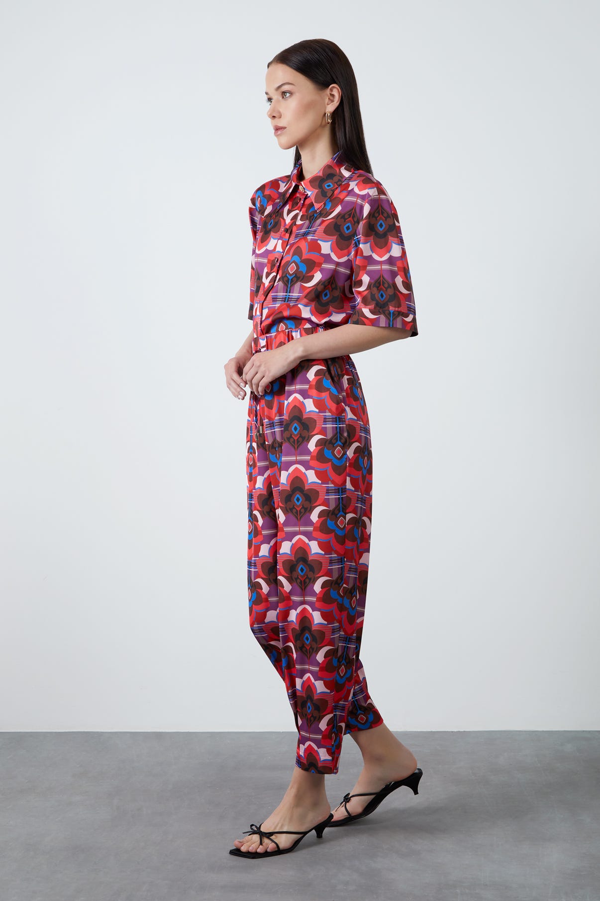 Bağcık Detaylı Desenli Pantolon