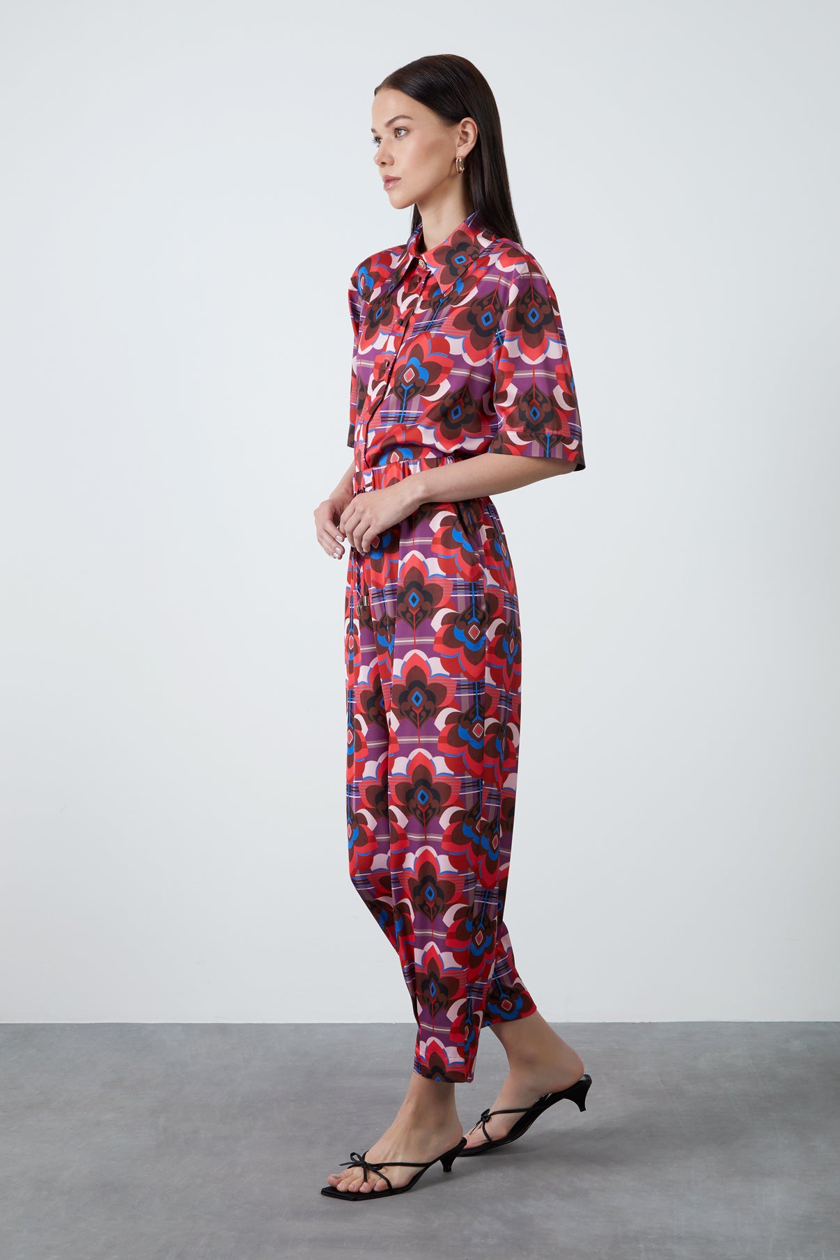 Bağcık Detaylı Desenli Pantolon